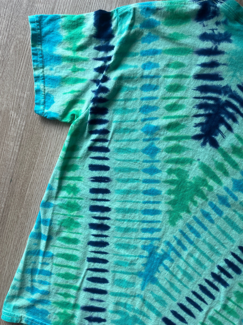 MEDIUM Men’s Climbing Shoe Handmade Tie Dyed T-Shirt | One-Of-a-Kind Green and Blue Pleated Short Sleeve