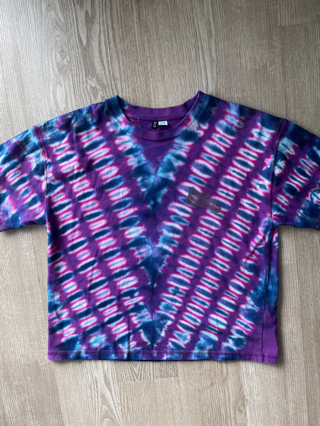 MEDIUM Women’s Climbing Shoe Reverse Handmade Tie Dye T-Shirt | One-Of-a-Kind Purple and Pink Short Sleeve