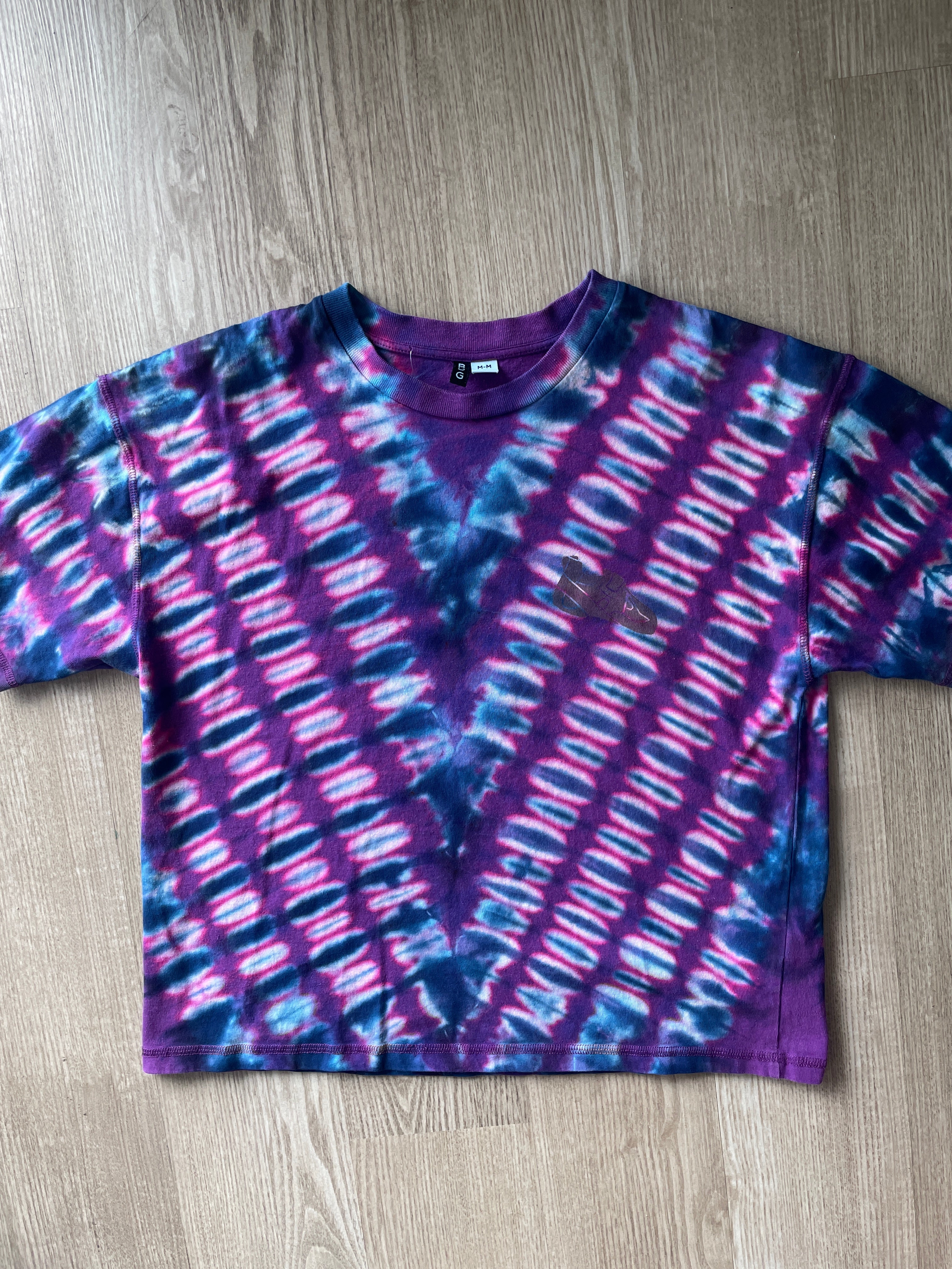 MEDIUM Women’s Climbing Shoe Reverse Handmade Tie Dye T-Shirt | One-Of-a-Kind Purple and Pink Short Sleeve