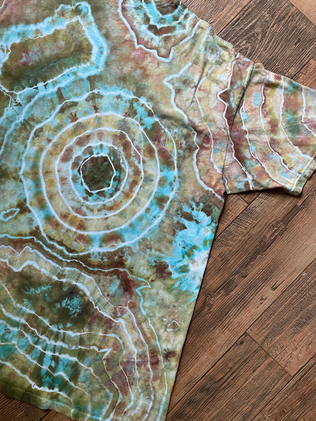 Native American Chief Sky Horses Earth Tones Geode Tie Dye Short Sleeve T-Shirt | Men's 2XL