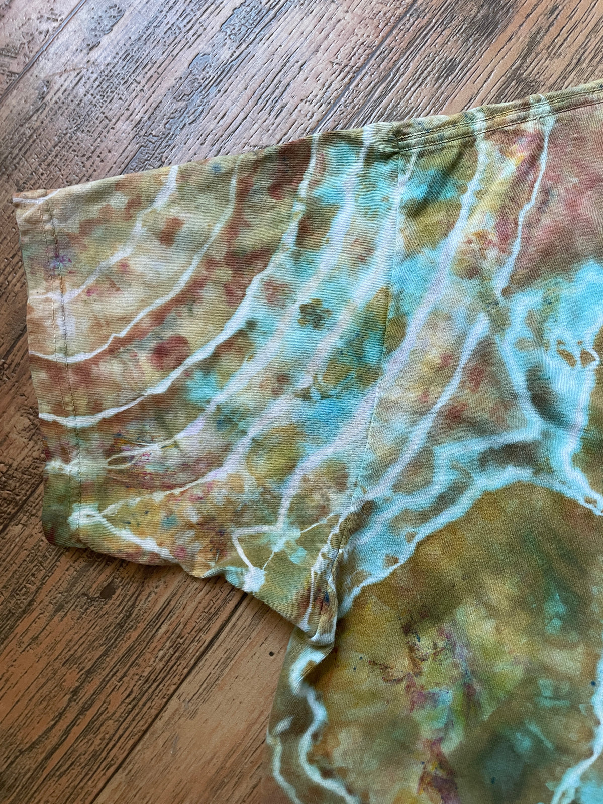 Native American Chief Sky Horses Earth Tones Geode Tie Dye Short Sleeve T-Shirt | Men's 2XL
