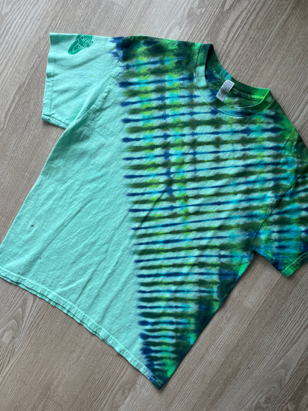LARGE Men’s Climbing Shoe Handmade Tie Dyed T-Shirt | One-Of-a-Kind Green and Blue Pleated Short Sleeve