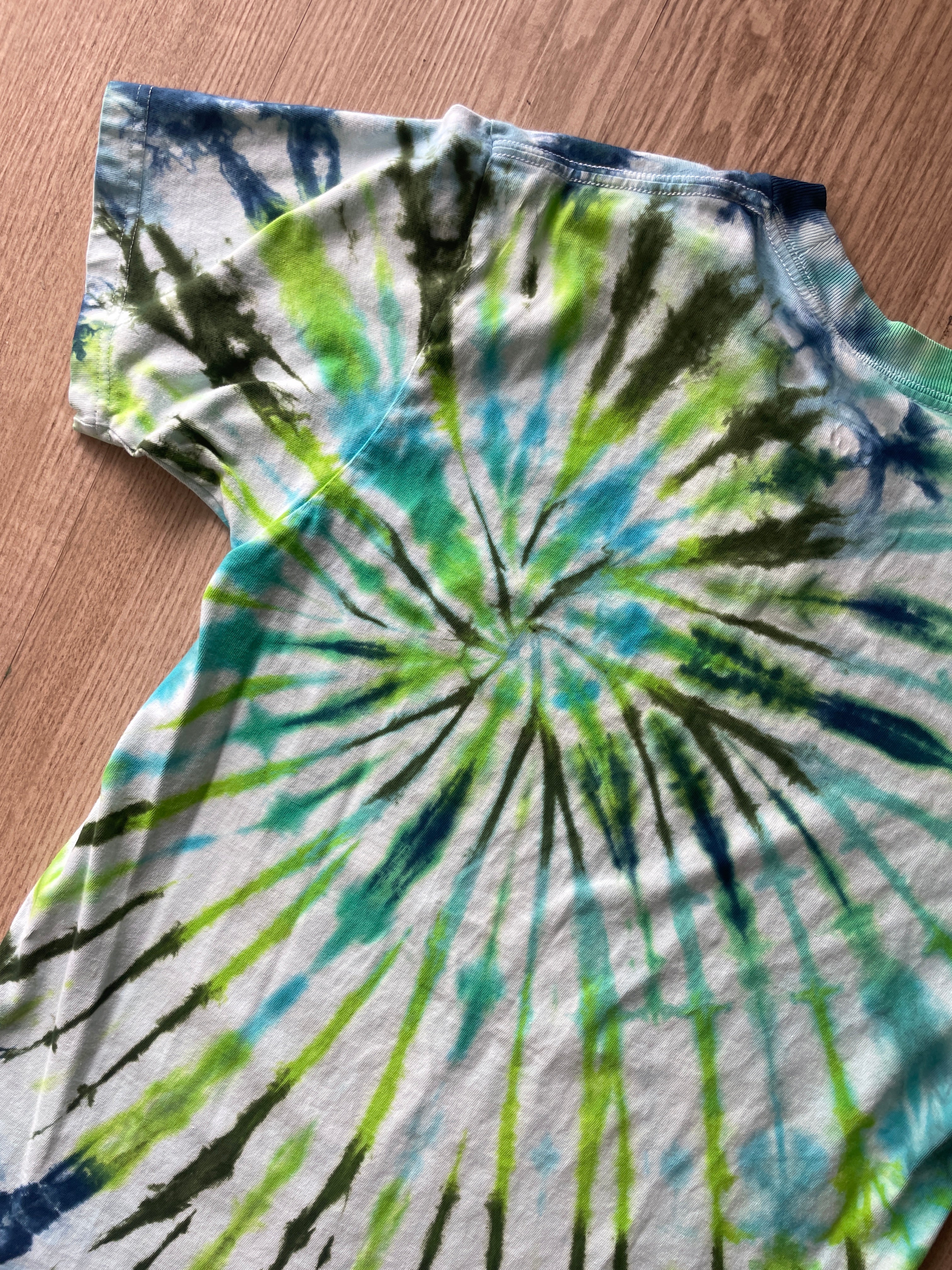 MEDIUM Men’s Climbing Shoe Handmade Tie Dyed T-Shirt | One-Of-a-Kind Green and Blue Spiral Short Sleeve