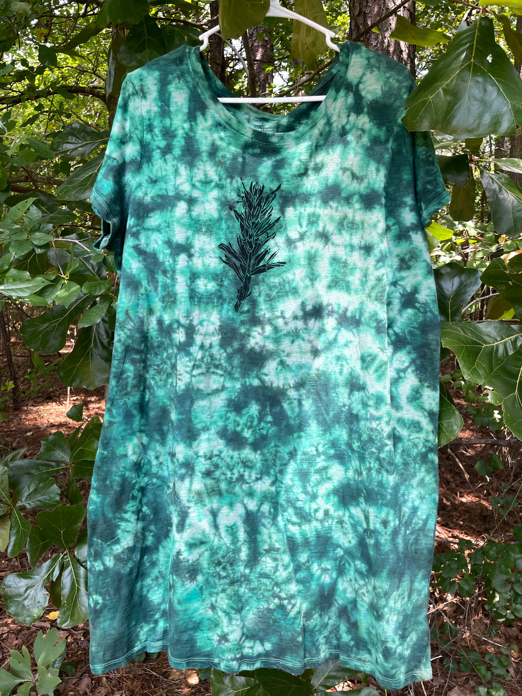 XXL Women’s Handmade Tie Dye Knee-Length Dress | One-Of-a-Kind Upcycled Short Sleeve Dress with Indian Paintbrush Block Print