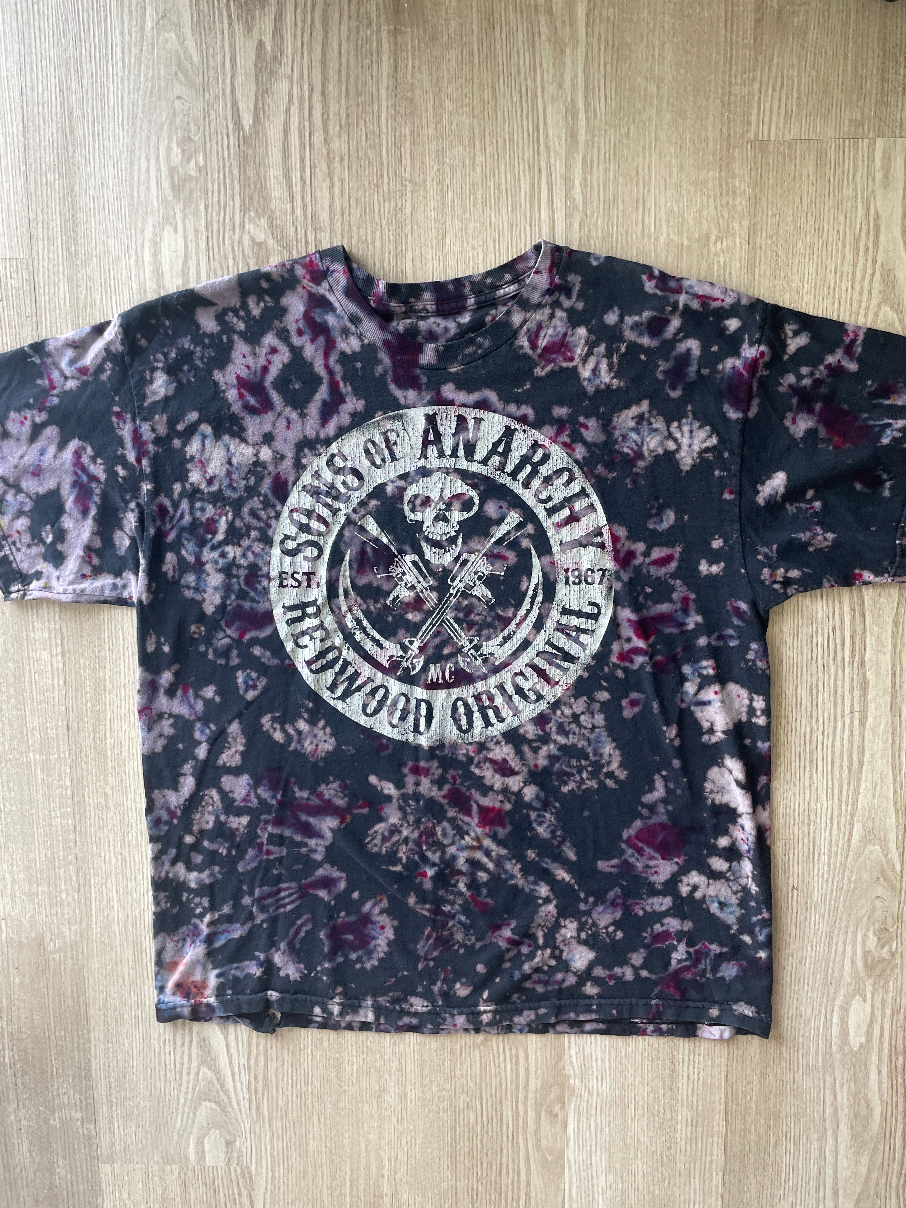 XL Men’s Sons of Anarchy Redwood Original Reverse Tie Dye T-Shirt | One-Of-a-Kind Black and Gray Crumpled Short Sleeve