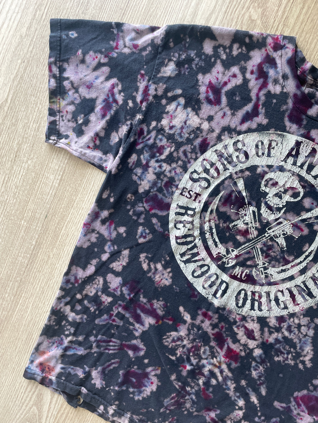 XL Men’s Sons of Anarchy Redwood Original Reverse Tie Dye T-Shirt | One-Of-a-Kind Black and Gray Crumpled Short Sleeve