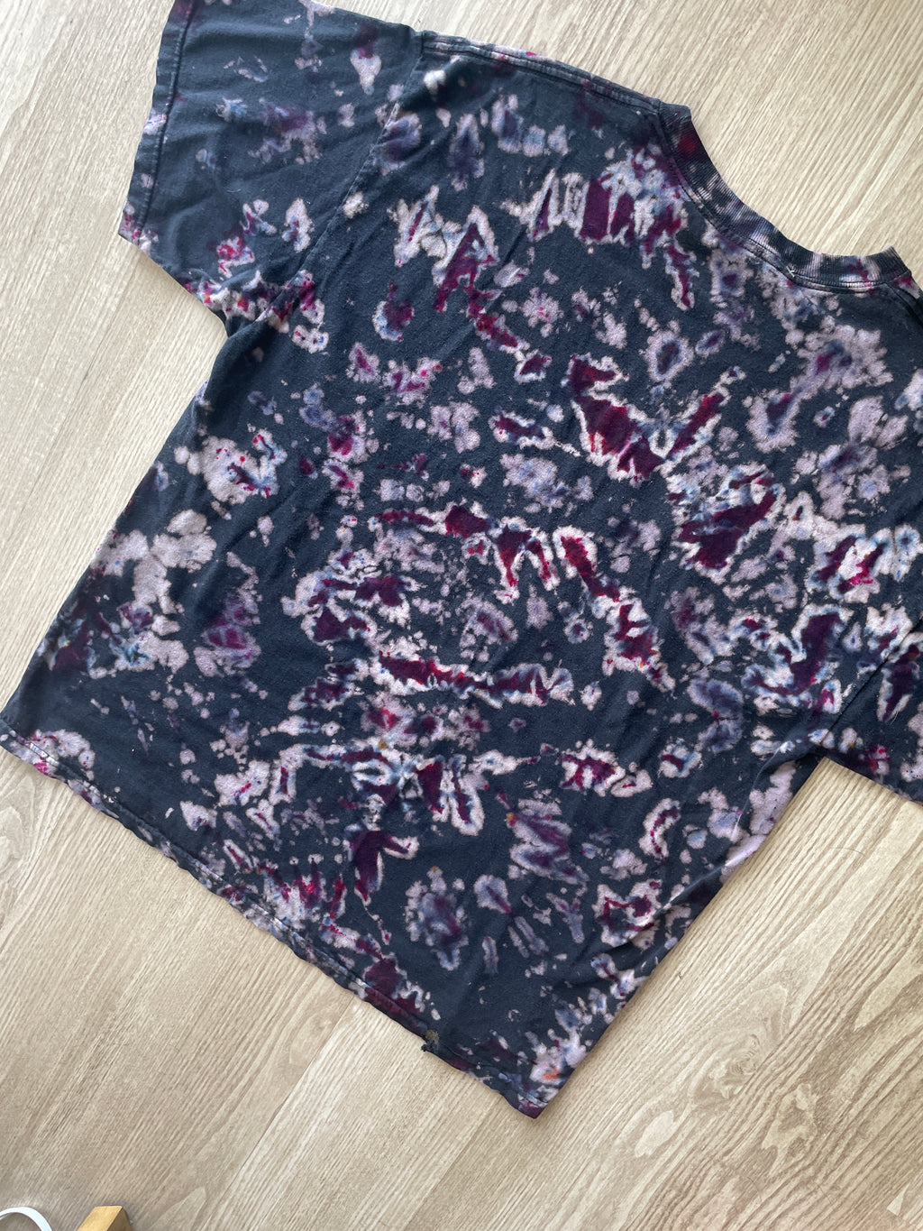 XL Men’s Sons of Anarchy Redwood Original Reverse Tie Dye T-Shirt | One-Of-a-Kind Black and Gray Crumpled Short Sleeve