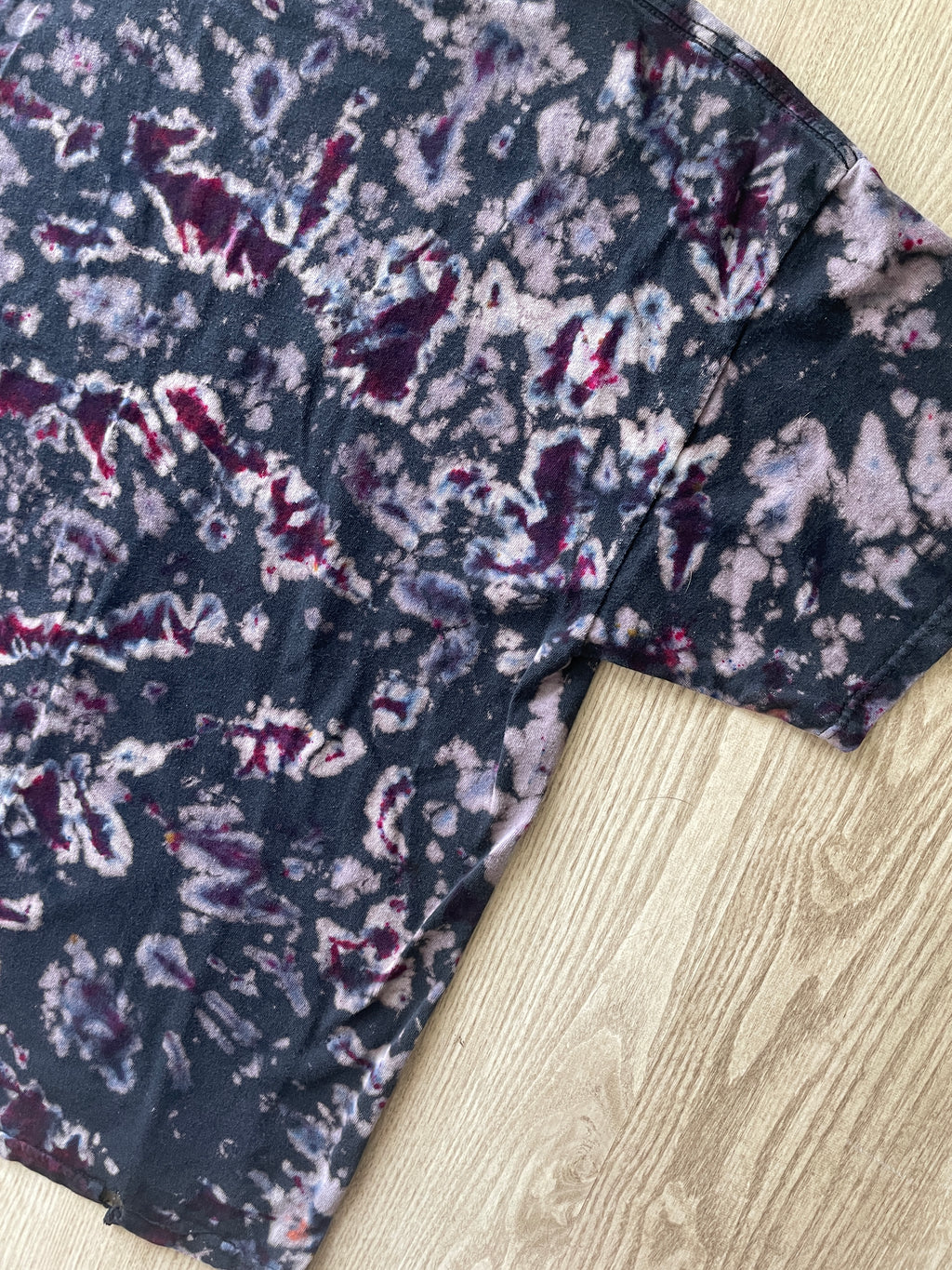 XL Men’s Sons of Anarchy Redwood Original Reverse Tie Dye T-Shirt | One-Of-a-Kind Black and Gray Crumpled Short Sleeve