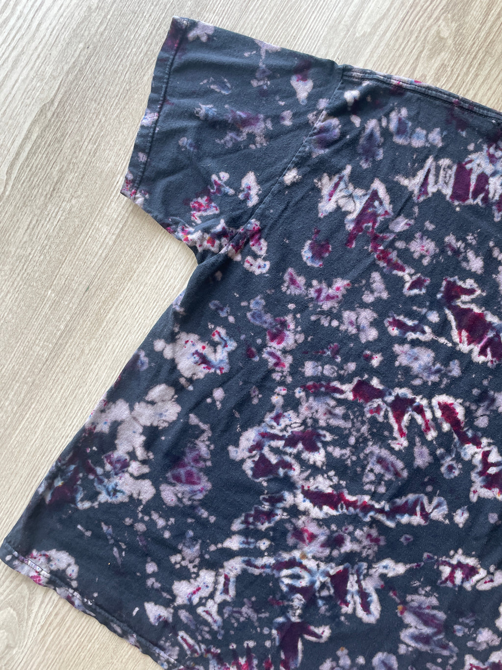 XL Men’s Sons of Anarchy Redwood Original Reverse Tie Dye T-Shirt | One-Of-a-Kind Black and Gray Crumpled Short Sleeve