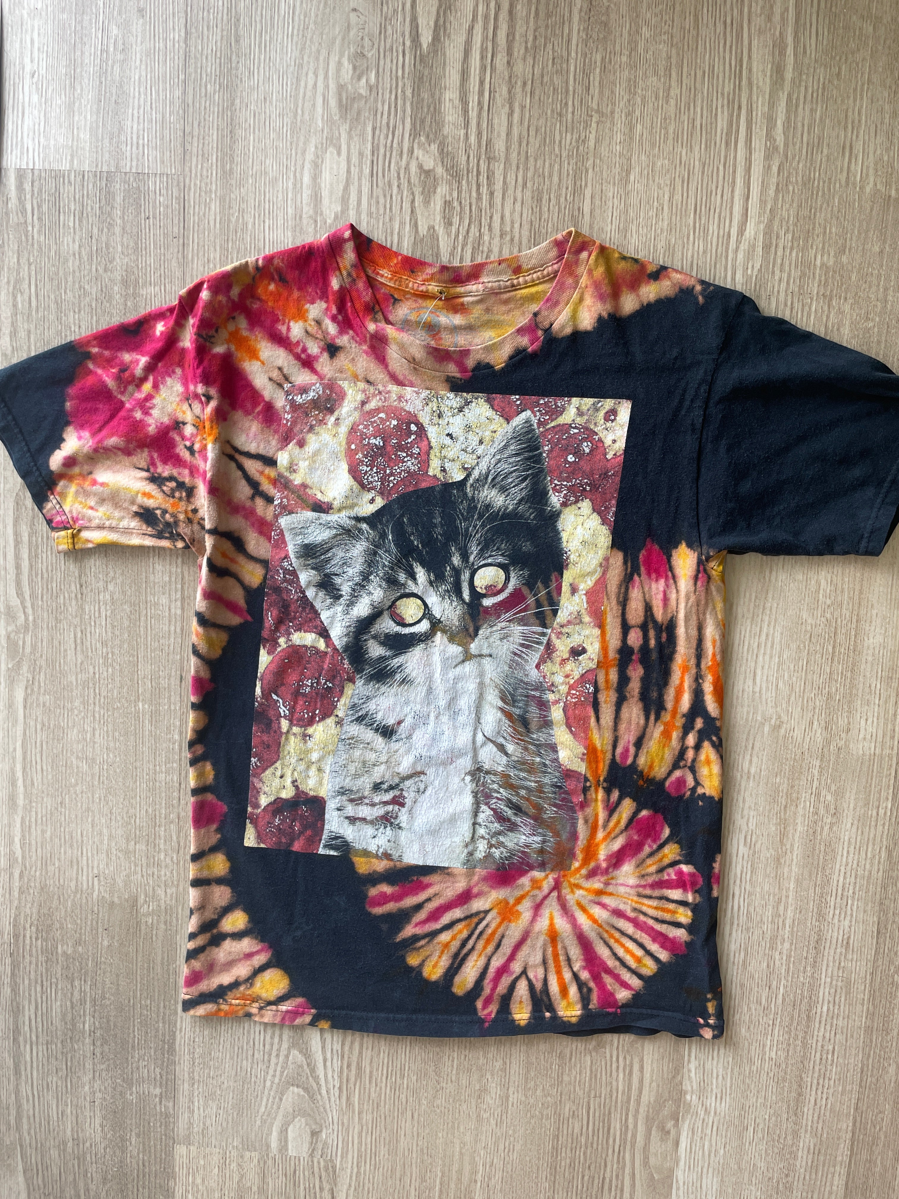 MEDIUM Men’s Hypnotic Pizza Cat Reverse Tie Dye T-Shirt | One-Of-a-Kind Black, Red, and Orange Spiral Short Sleev