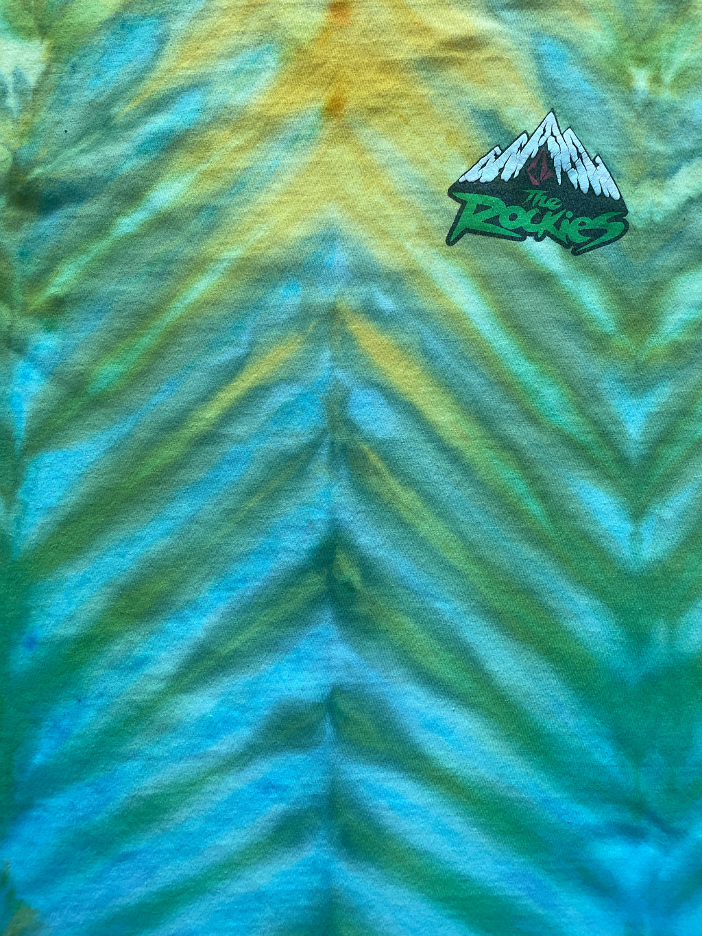 Volcom "The Rockies" Blue and Green Tie Dye Short Sleeve T-Shirt | Men's XL