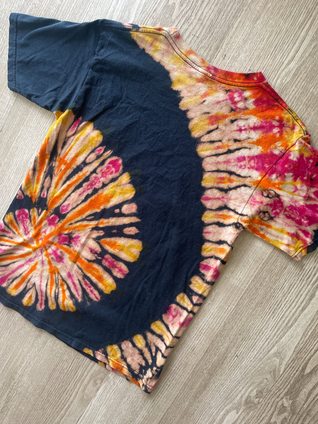 MEDIUM Men’s Hypnotic Pizza Cat Reverse Tie Dye T-Shirt | One-Of-a-Kind Black, Red, and Orange Spiral Short Sleev