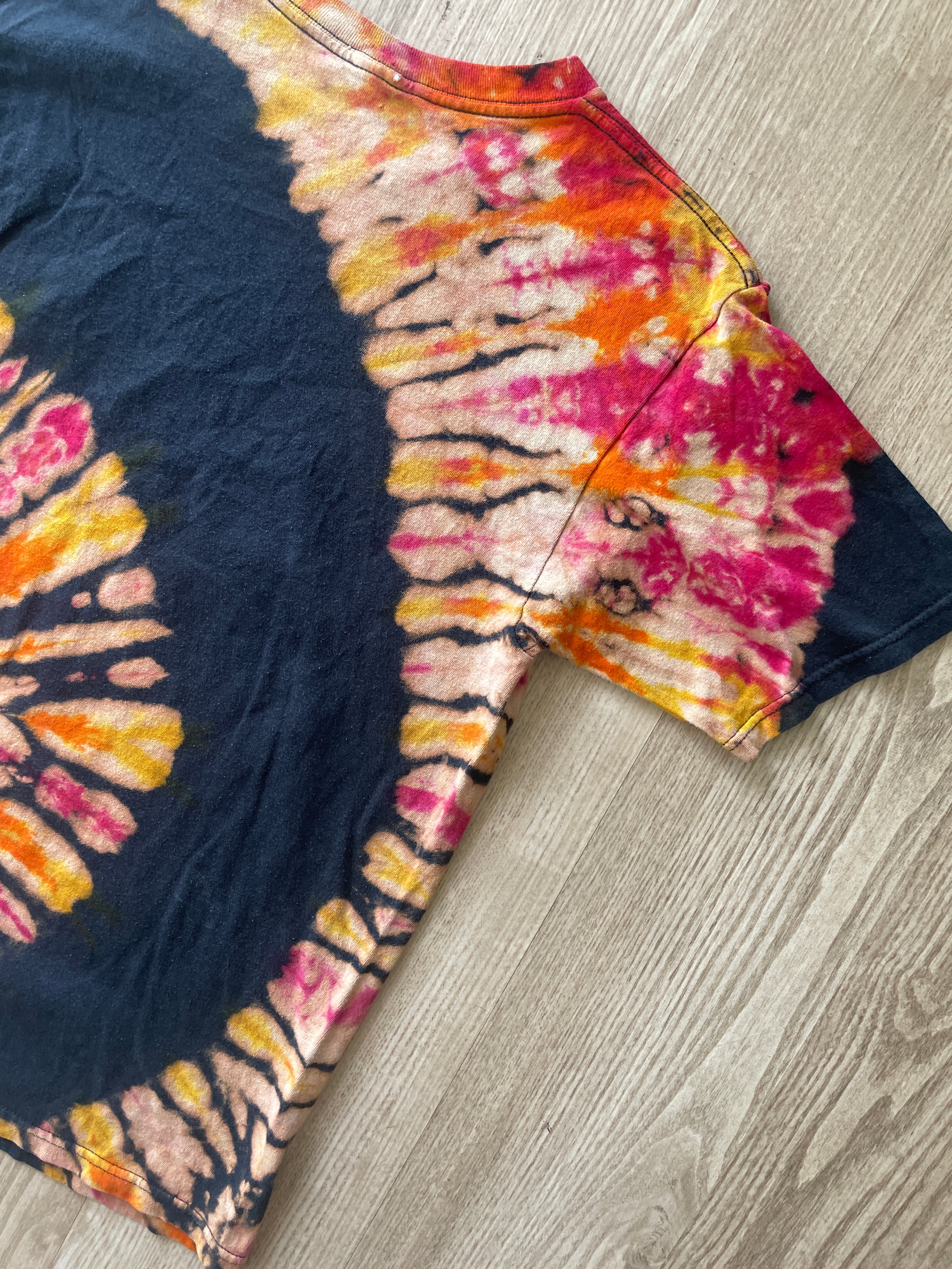 MEDIUM Men’s Hypnotic Pizza Cat Reverse Tie Dye T-Shirt | One-Of-a-Kind Black, Red, and Orange Spiral Short Sleev