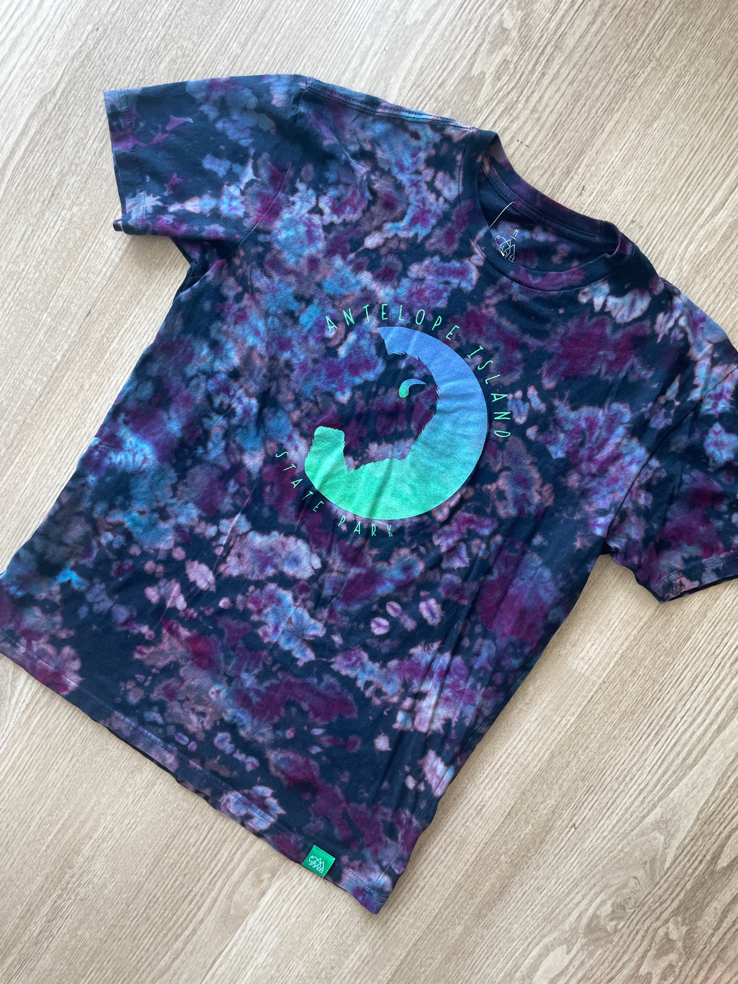 MEDIUM Men’s Antelope Island Buffalo Reverse Tie Dye T-Shirt | One-Of-a-Kind Blue and Purple Crumpled Short Sleeve