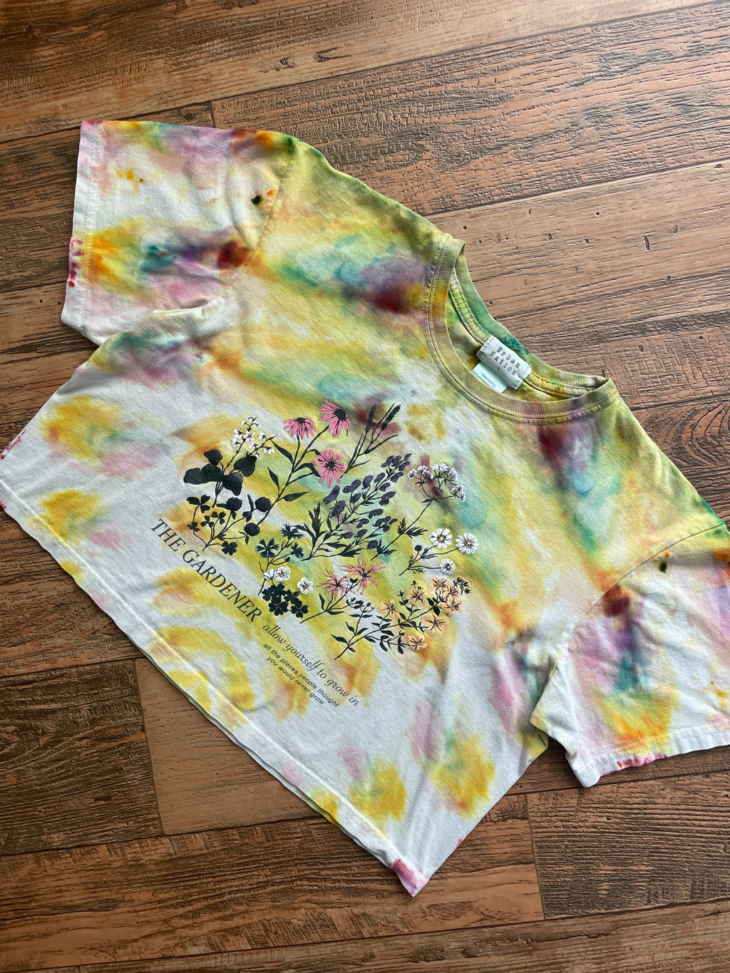 "The Gardener" Pastel Multicolor Ice Dye Short Sleeve Cropped T-Shirt | Women's Large