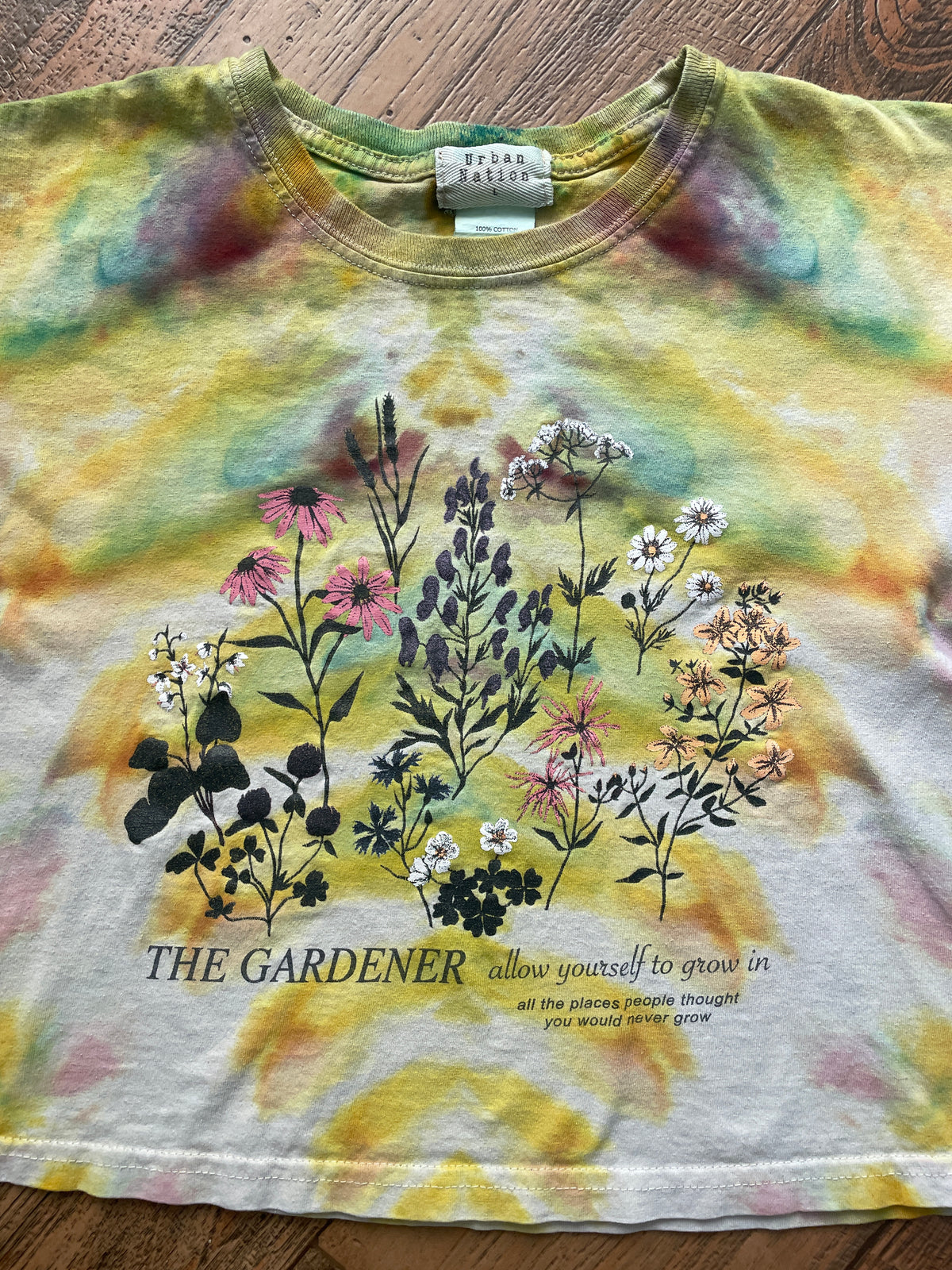 "The Gardener" Pastel Multicolor Ice Dye Short Sleeve Cropped T-Shirt | Women's Large
