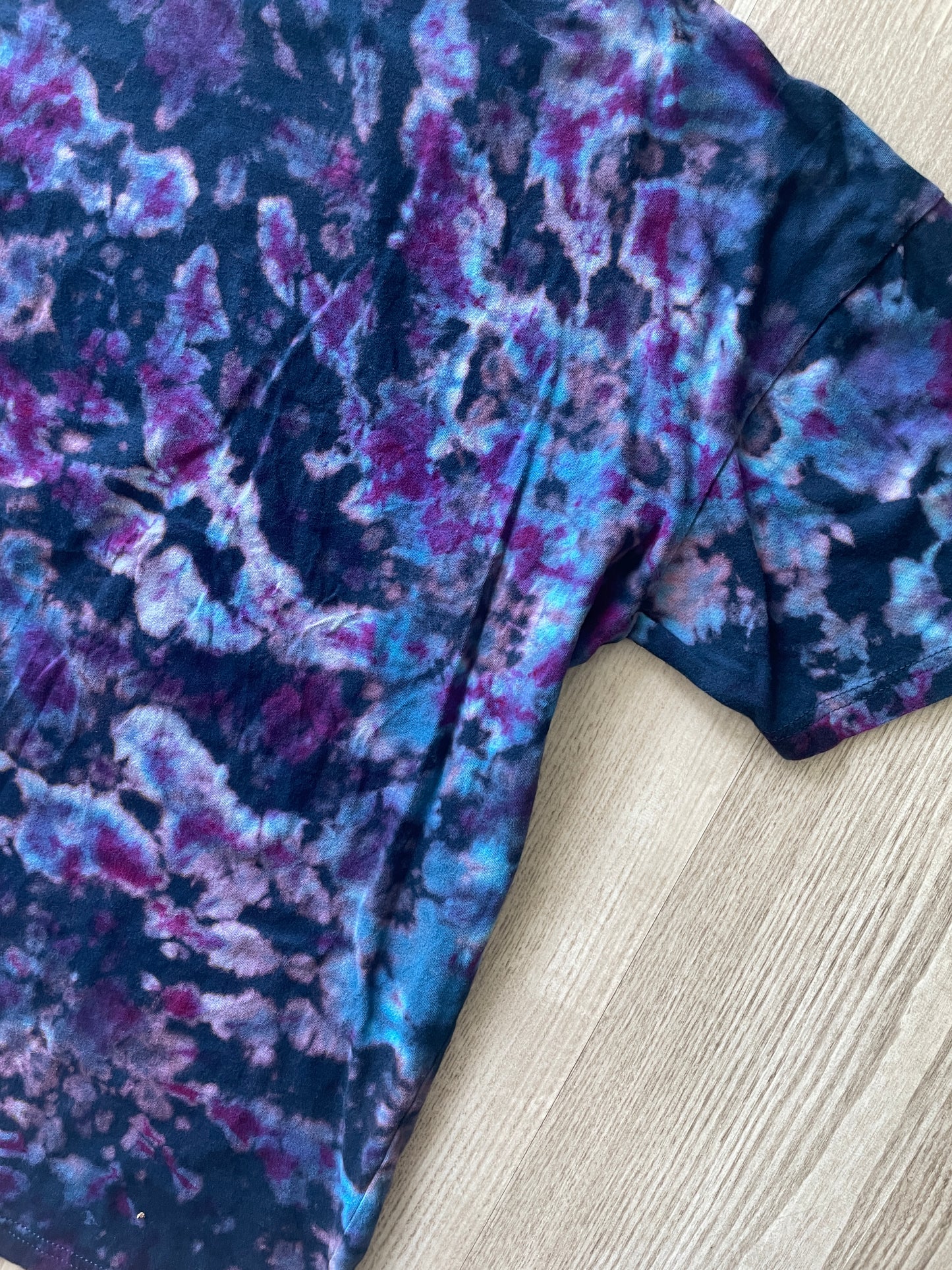 MEDIUM Men’s Antelope Island Buffalo Reverse Tie Dye T-Shirt | One-Of-a-Kind Blue and Purple Crumpled Short Sleeve