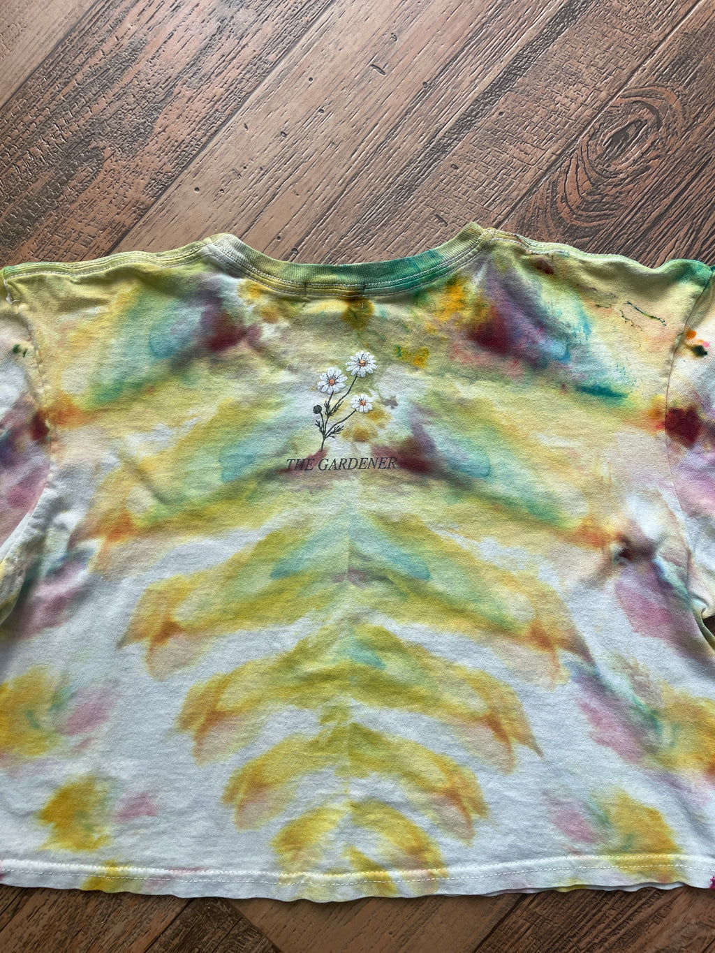 "The Gardener" Pastel Multicolor Ice Dye Short Sleeve Cropped T-Shirt | Women's Large