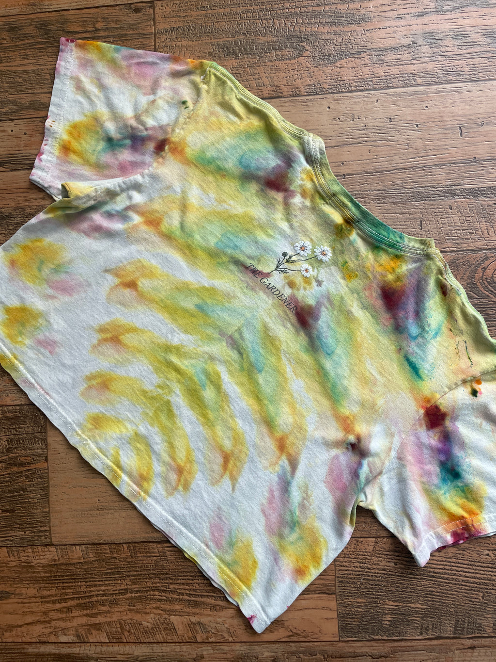 "The Gardener" Pastel Multicolor Ice Dye Short Sleeve Cropped T-Shirt | Women's Large