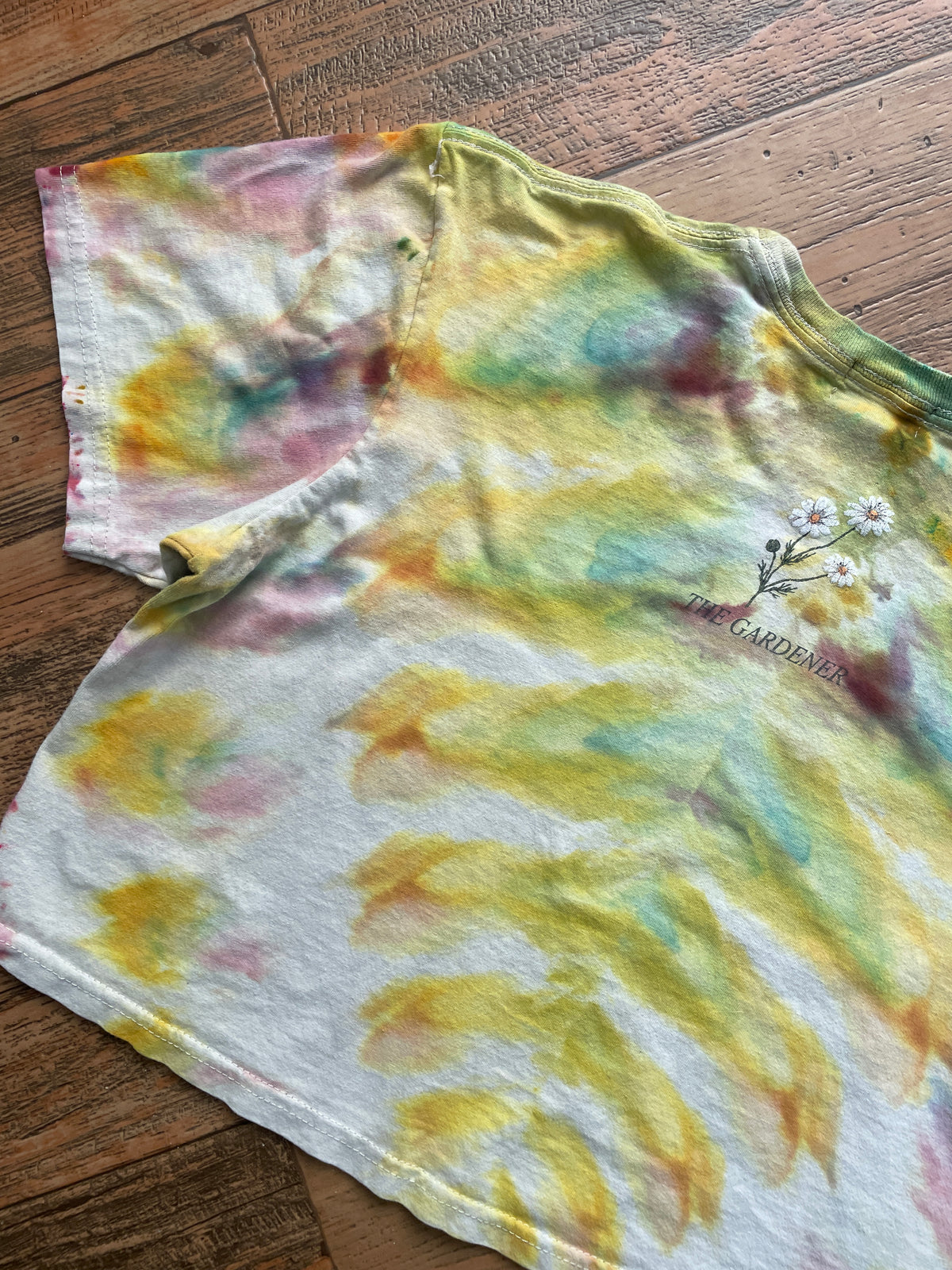 "The Gardener" Pastel Multicolor Ice Dye Short Sleeve Cropped T-Shirt | Women's Large