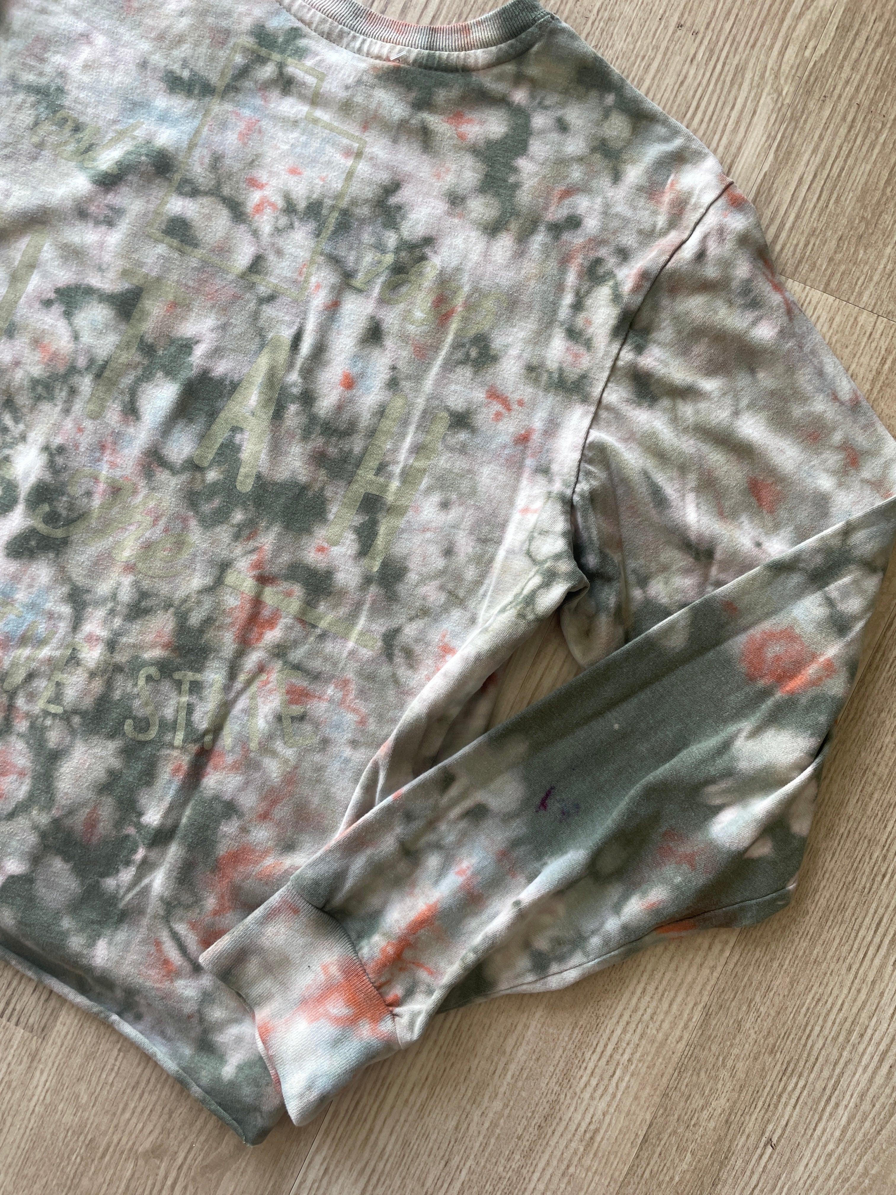 MEDIUM Men’s Utah Reverse  Tie Dye Cropped Length Long Sleeve T-Shirt | One-Of-a-Kind Green and White Crumpled Short Sleeve