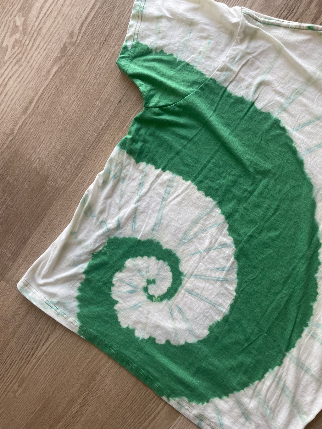 XL Men’s Yoda: A Jedi I Am Reverse Tie Dye T-Shirt | One-Of-a-Kind Green and White Spiral Short Sleeve