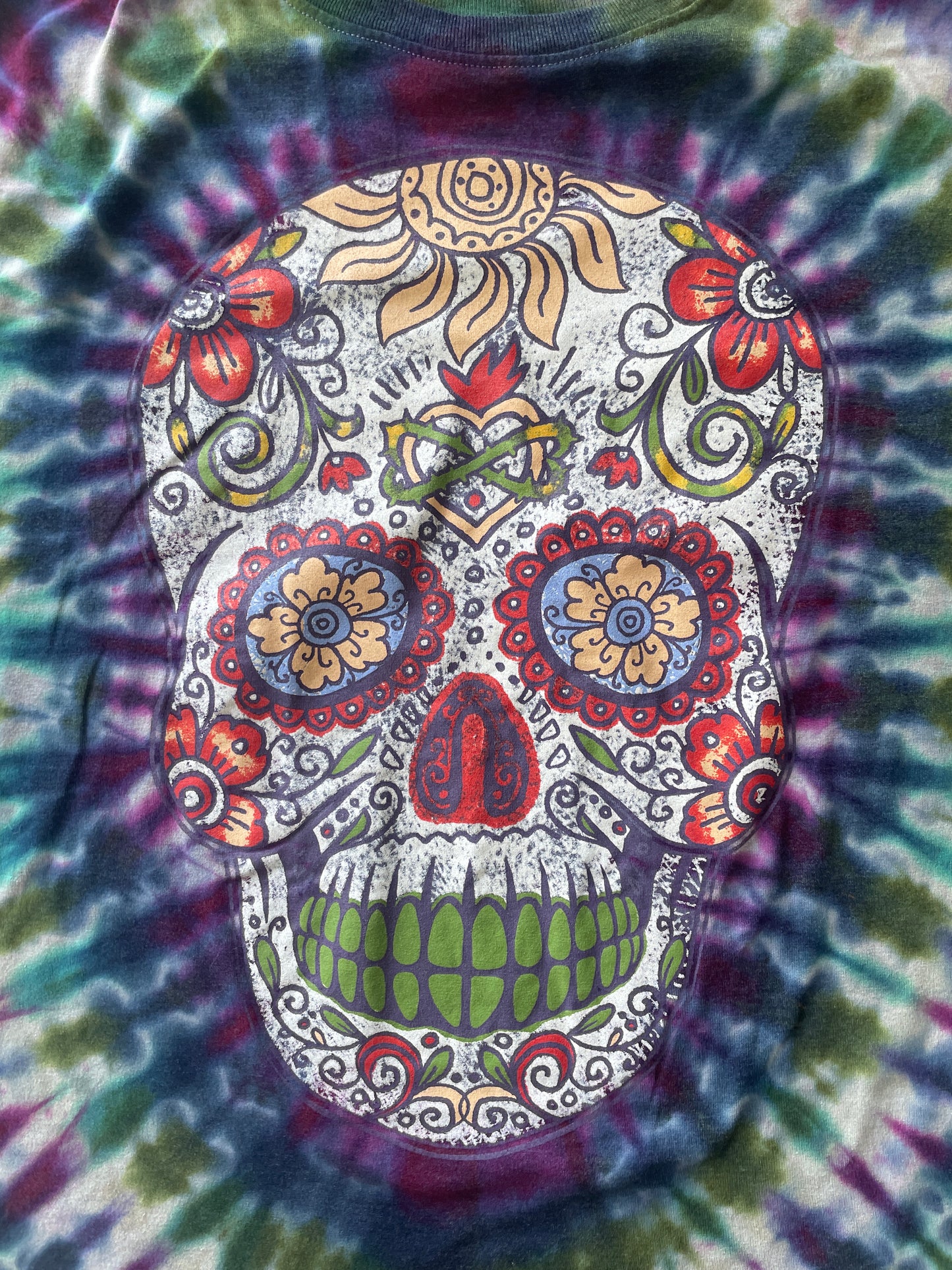 M/L Men’s Sugar Skull Reverse Tie Dye T-Shirt | One-Of-a-Kind Purple and Blue Pleated Short Sleeve