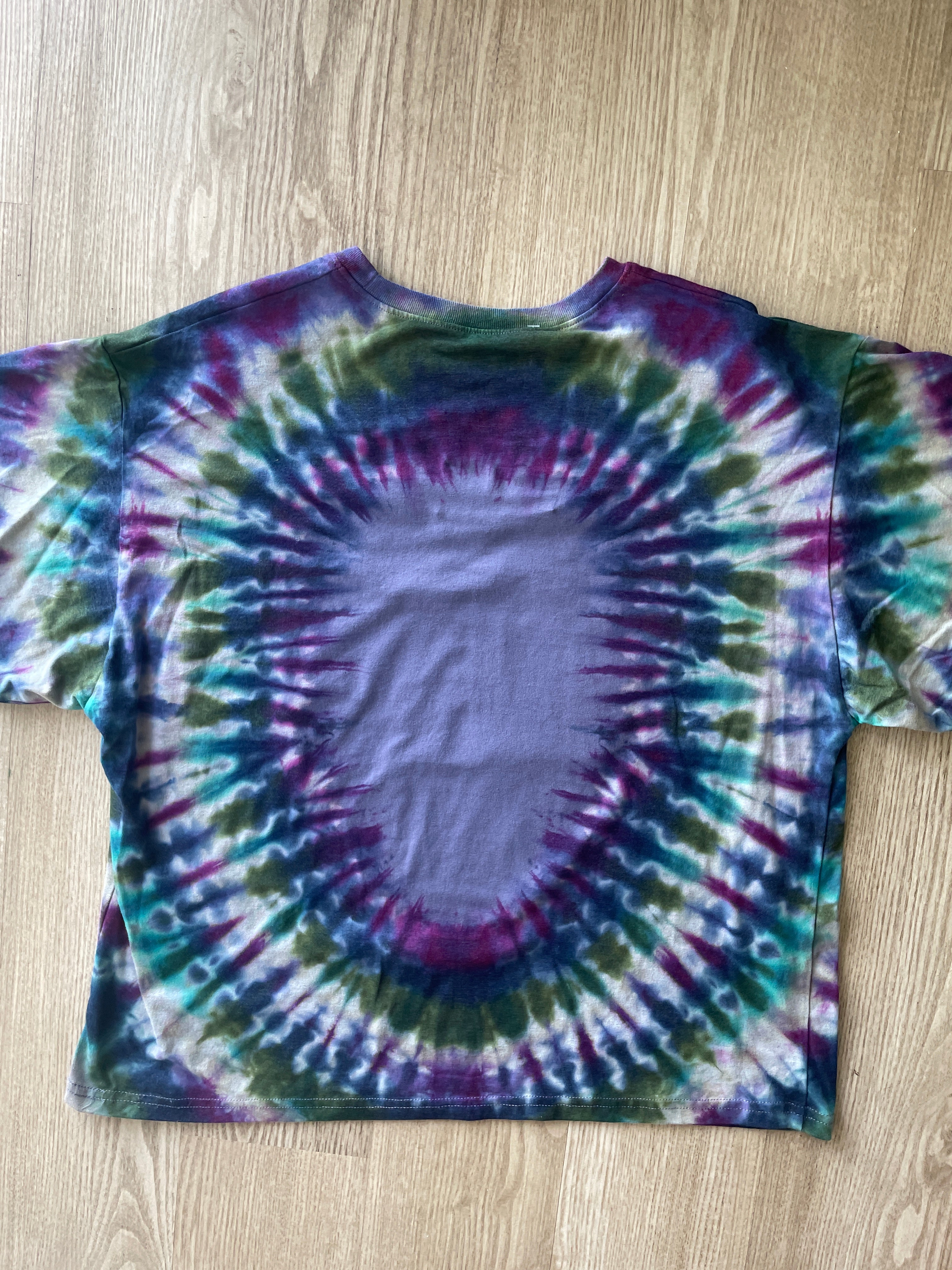 M/L Men’s Sugar Skull Reverse Tie Dye T-Shirt | One-Of-a-Kind Purple and Blue Pleated Short Sleeve