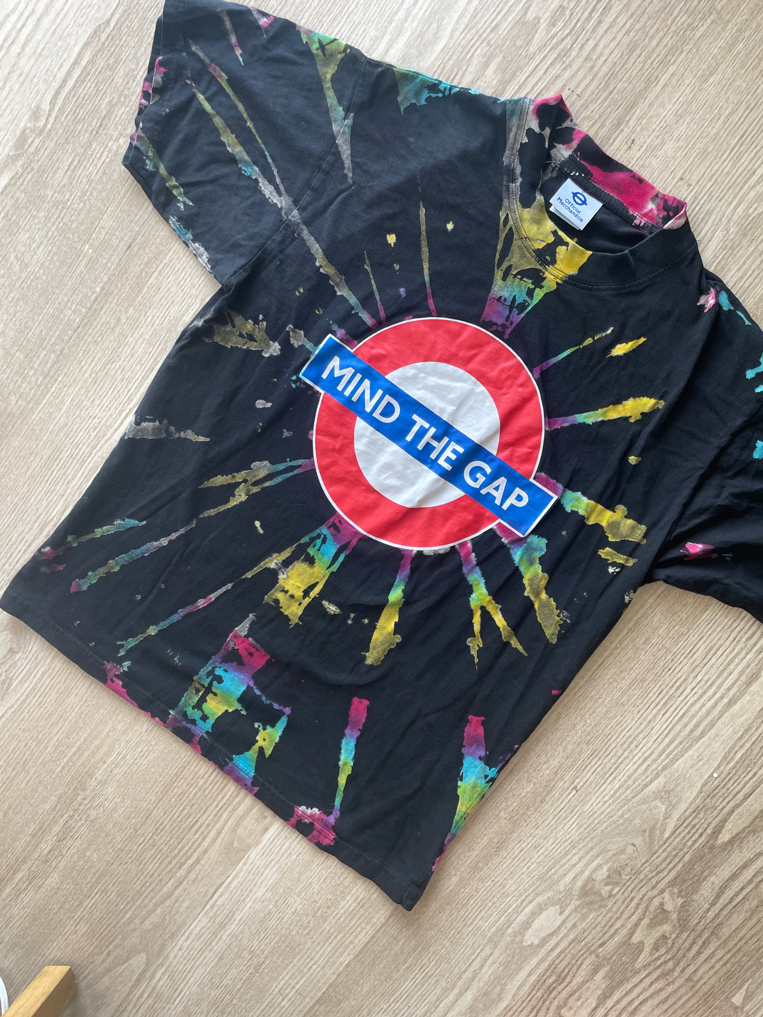 LARGE Men’s Mind the Gap Reverse Tie Dye T-Shirt | One-Of-a-Kind Black Pleated Short Sleeve