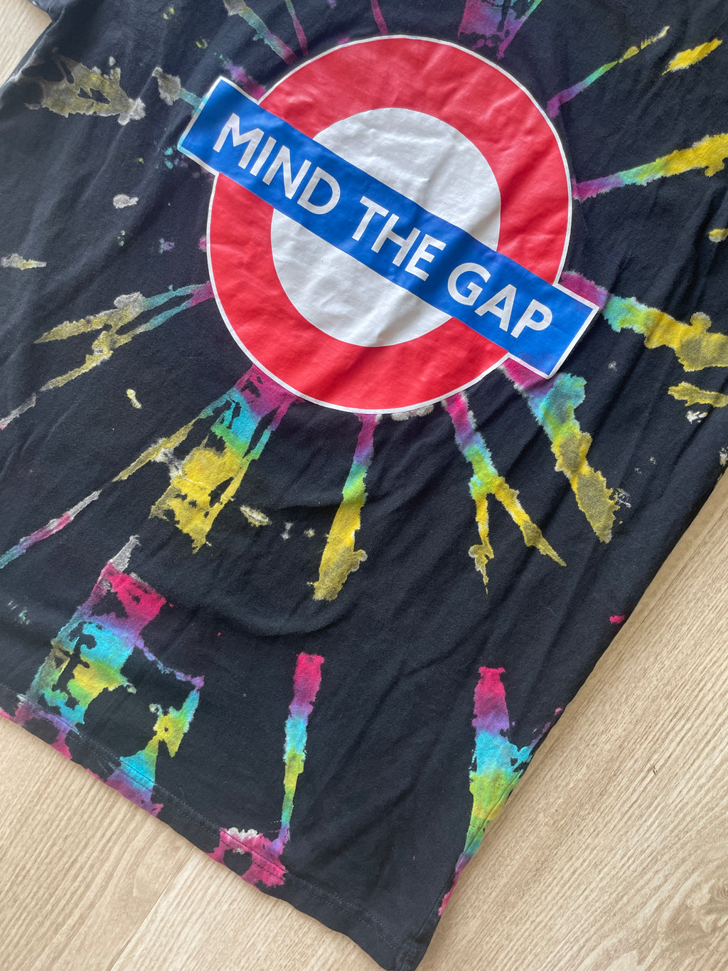 LARGE Men’s Mind the Gap Reverse Tie Dye T-Shirt | One-Of-a-Kind Black Pleated Short Sleeve