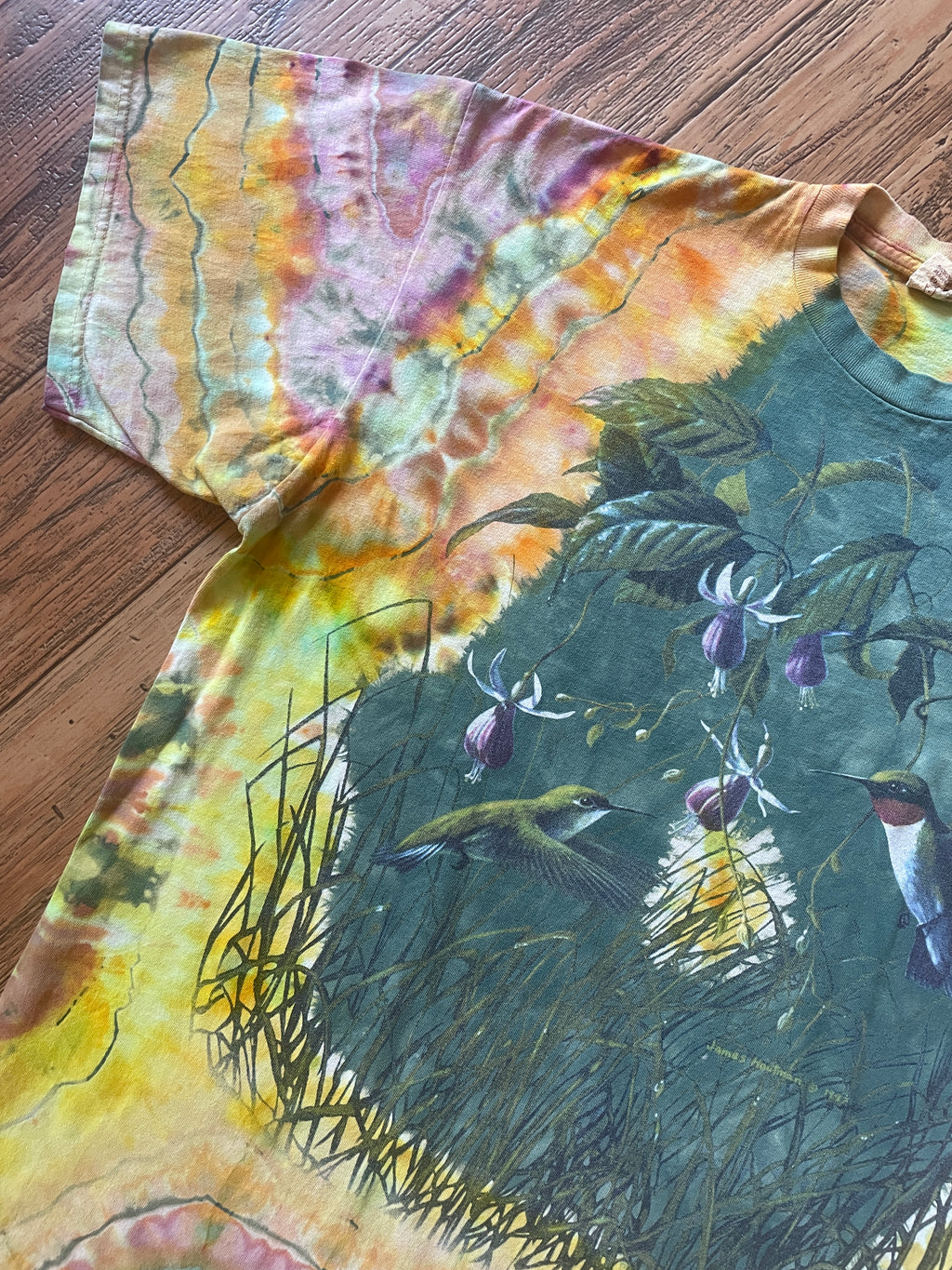 Vintage Hummingbirds Pink and Orange Reverse Tie Dye Short Sleeve T-Shirt | Men's XL