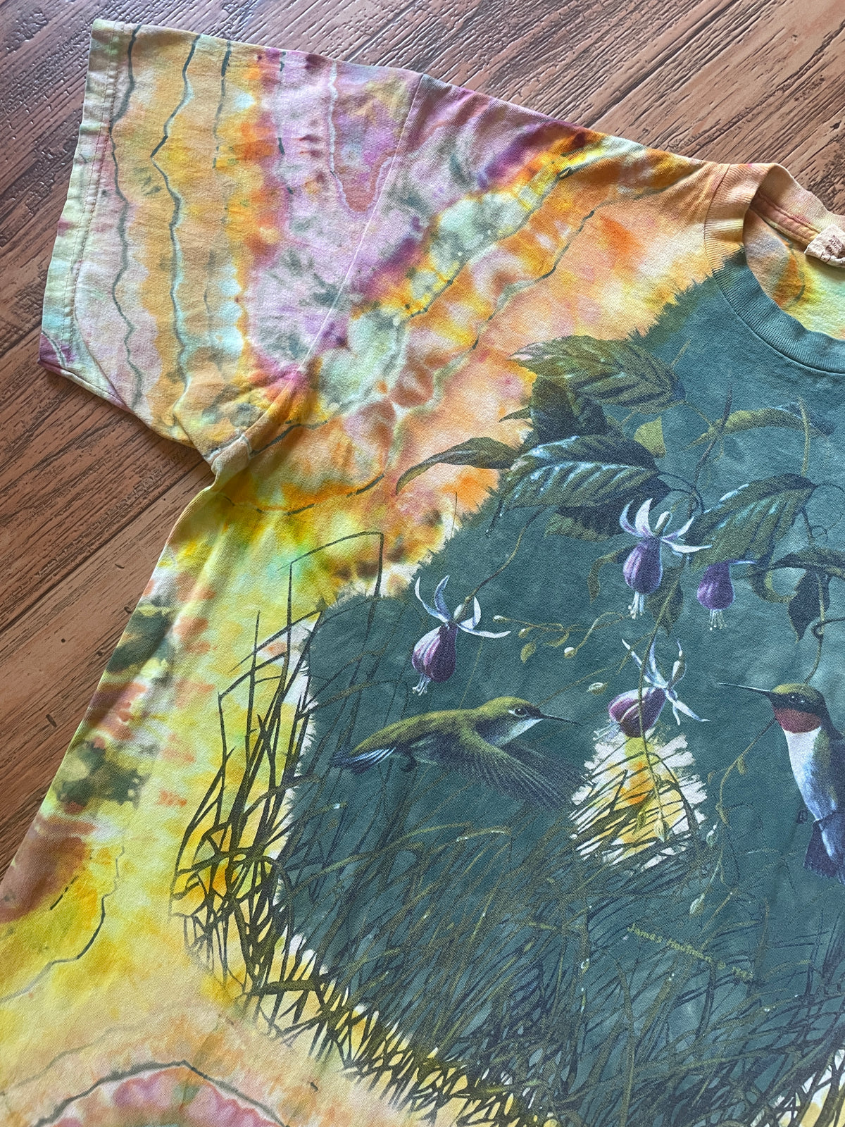 Vintage Hummingbirds Pink and Orange Reverse Tie Dye Short Sleeve T-Shirt | Men's XL