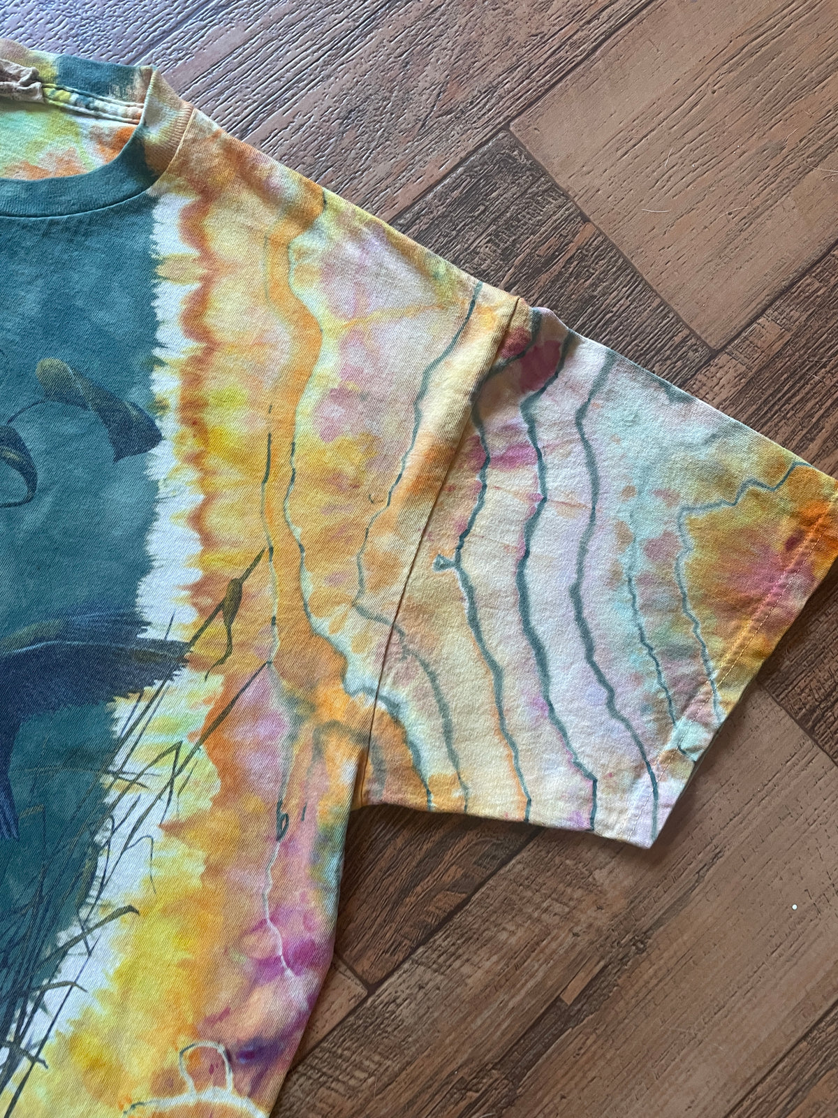 Vintage Hummingbirds Pink and Orange Reverse Tie Dye Short Sleeve T-Shirt | Men's XL