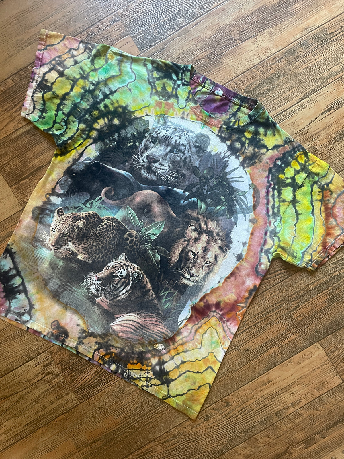 Jungle Cats Rainbow Reverse Tie Dye Short Sleeve T-Shirt | Men's Large