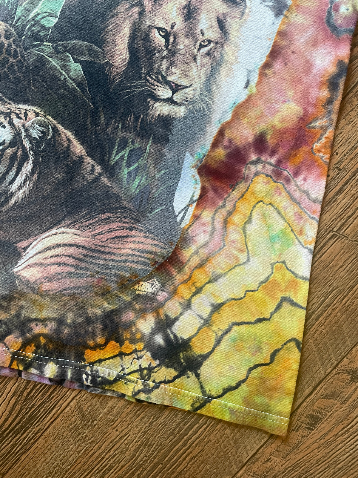 Jungle Cats Rainbow Reverse Tie Dye Short Sleeve T-Shirt | Men's Large
