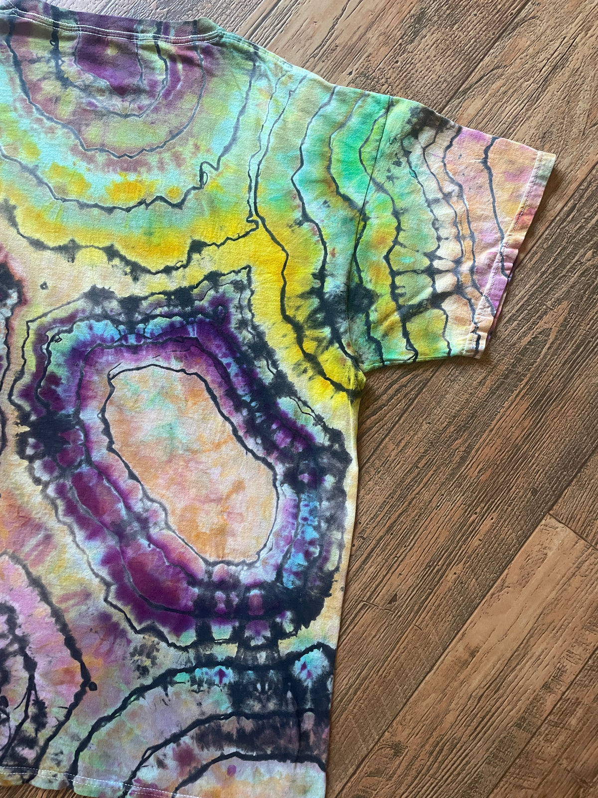 Jungle Cats Rainbow Reverse Tie Dye Short Sleeve T-Shirt | Men's Large