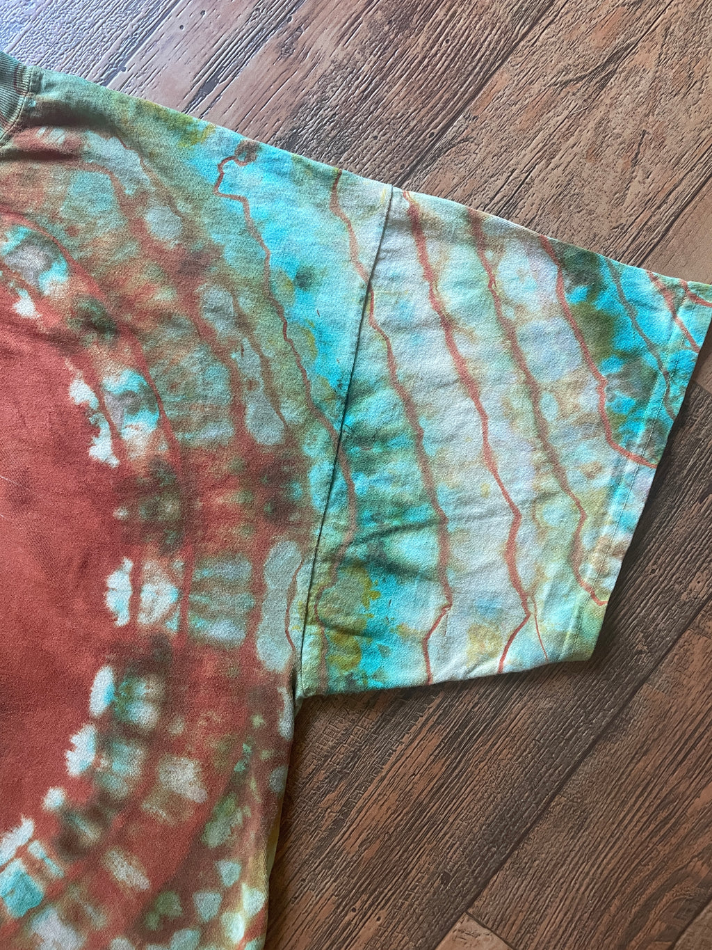 Jaguar Pouncing Orange and Green Geode Reverse Tie Dye Short Sleeve T-Shirt | Men's 3XL