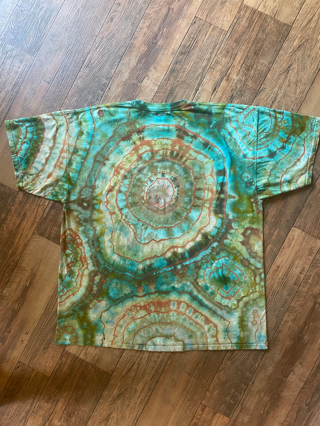 Jaguar Pouncing Orange and Green Geode Reverse Tie Dye Short Sleeve T-Shirt | Men's 3XL