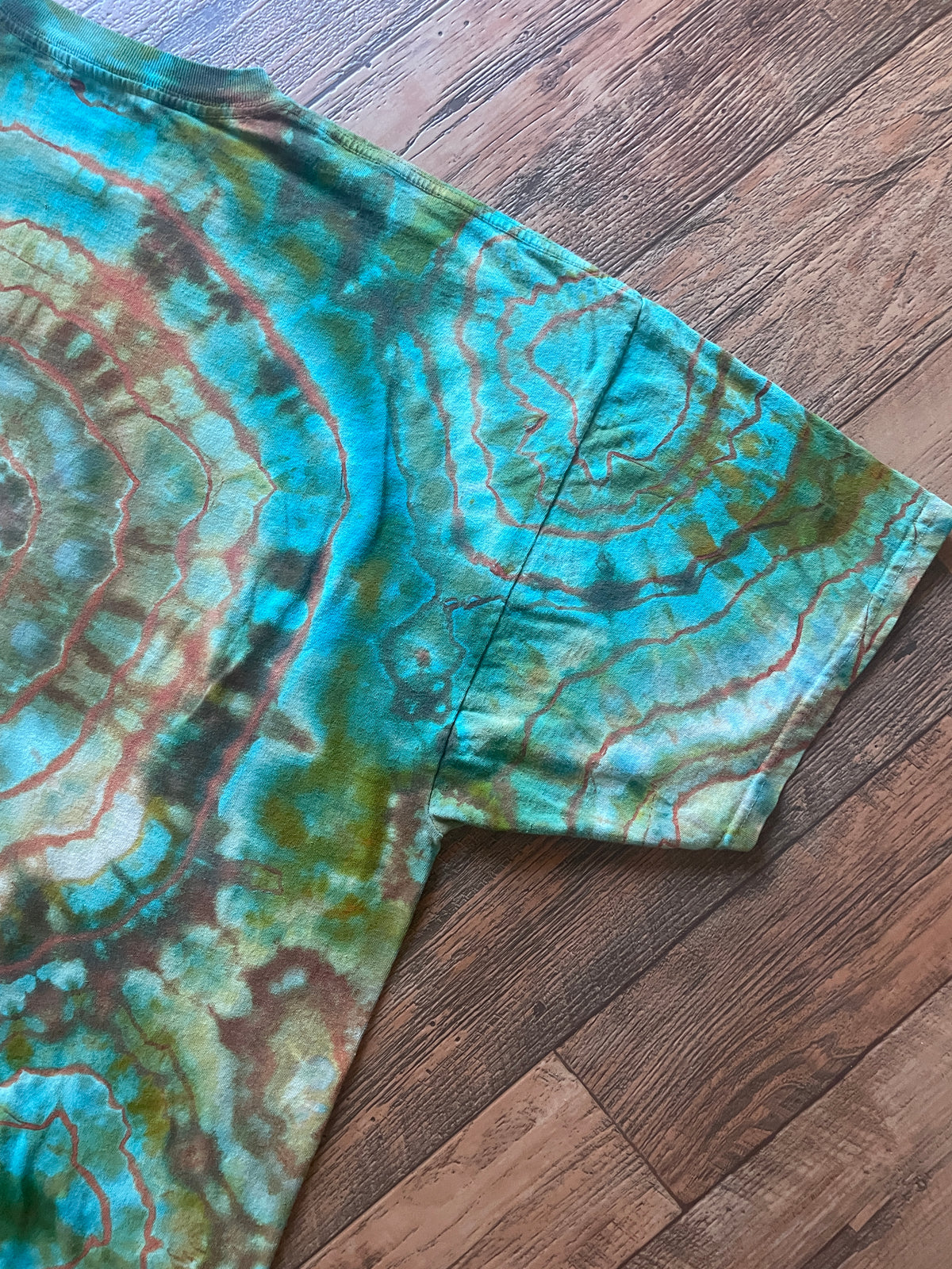 Jaguar Pouncing Orange and Green Geode Reverse Tie Dye Short Sleeve T-Shirt | Men's 3XL