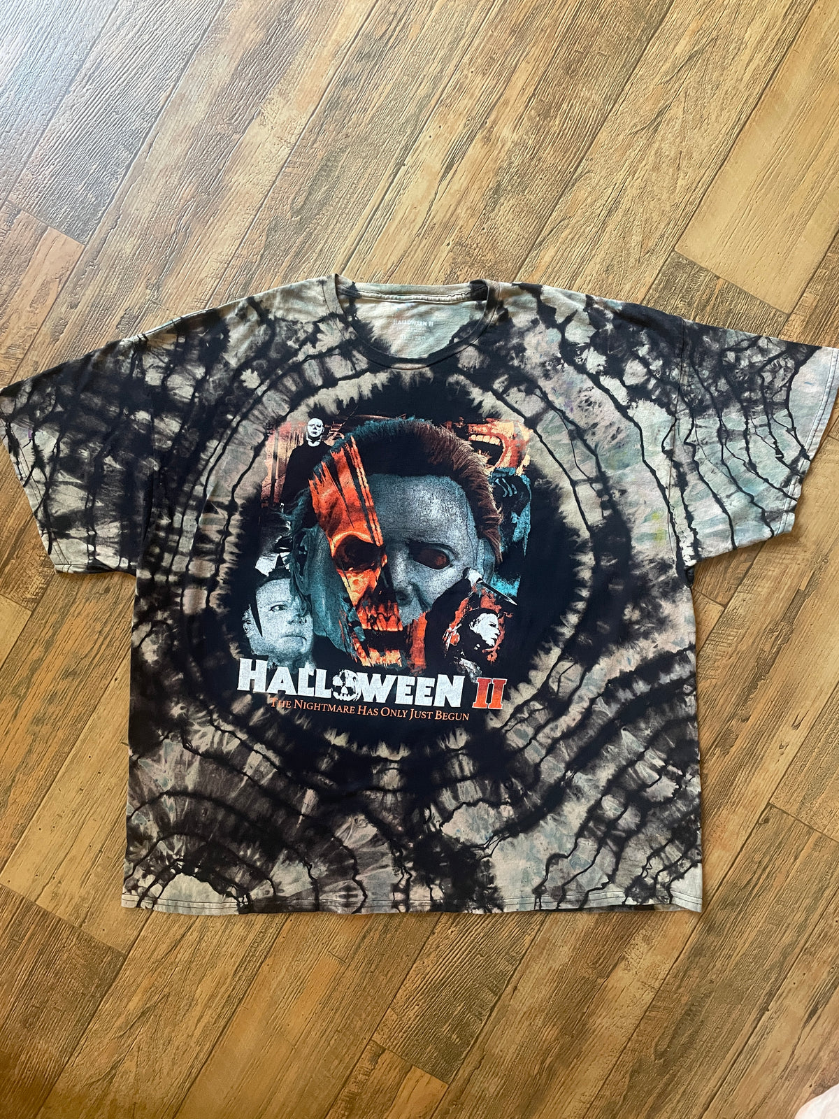 Halloween II Michael Myers Reverse Tie Dye Short Sleeve T-Shirt | Men's 3XL
