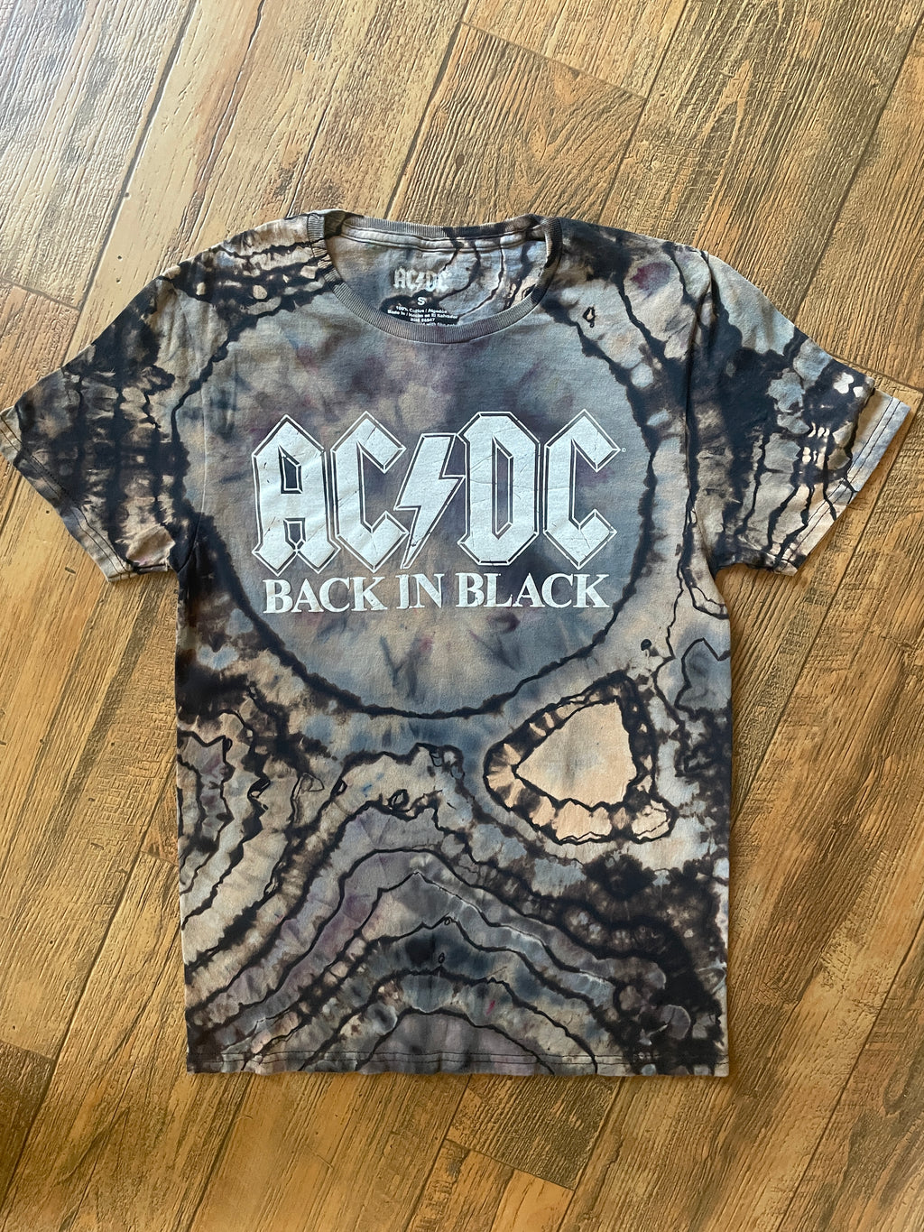 AC/DC Back in Black, Black & Gray Geode Tie Dye Short Sleeve T-Shirt | Men's Small