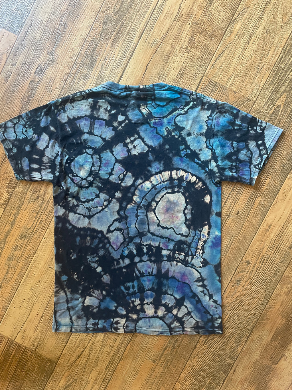 Wolf Pack Black and Blue Reverse Tie Dye Short Sleeve T-Shirt | Men's Small