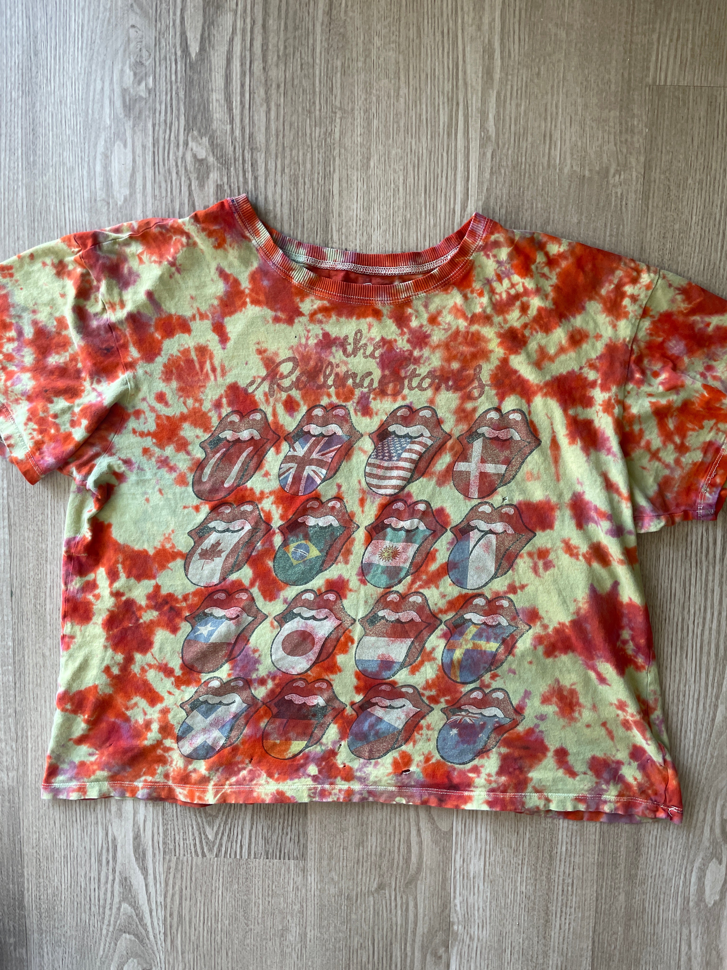 XL Women’s Rolling Stones Hot Lips Around the World T-Shirt | Yellow and Orange Crumpled Tie Dye Short Sleeve