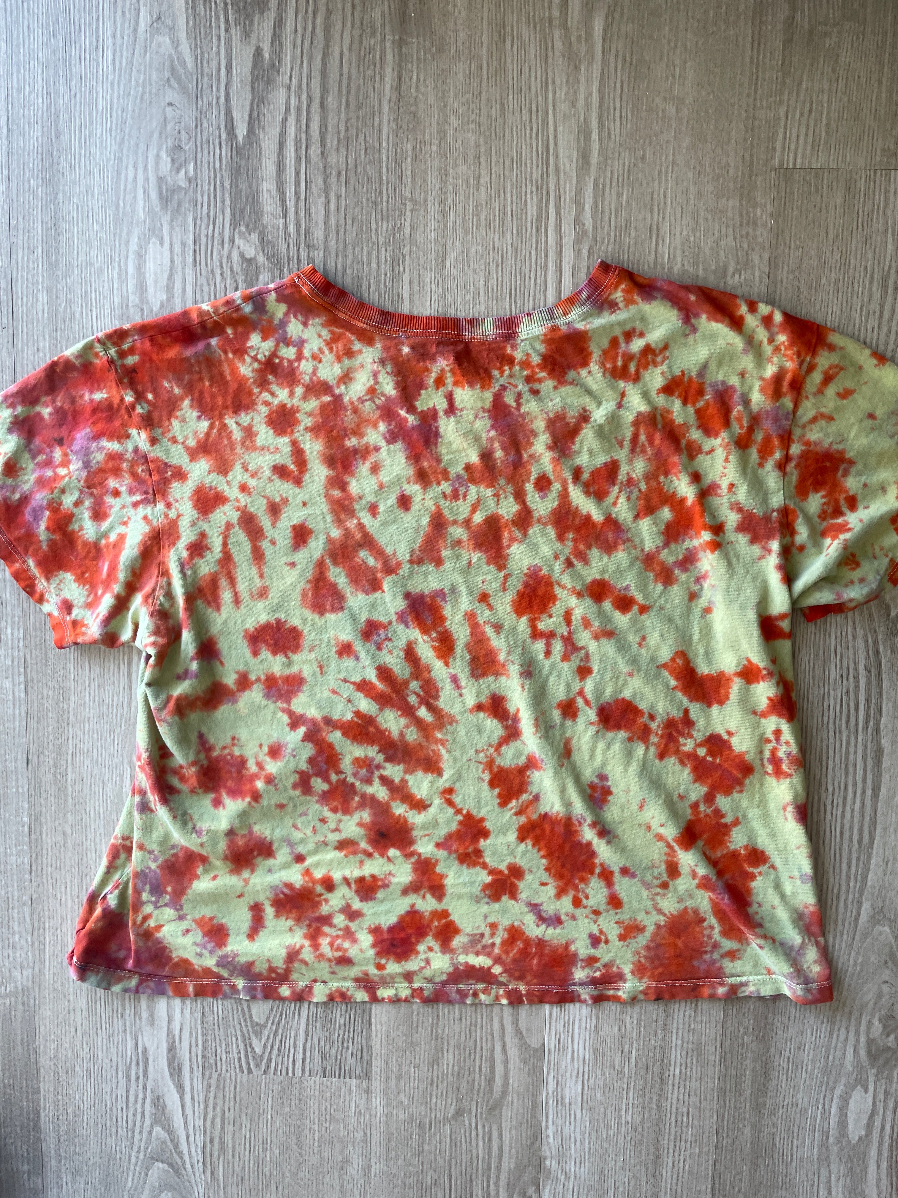 XL Women’s Rolling Stones Hot Lips Around the World T-Shirt | Yellow and Orange Crumpled Tie Dye Short Sleeve