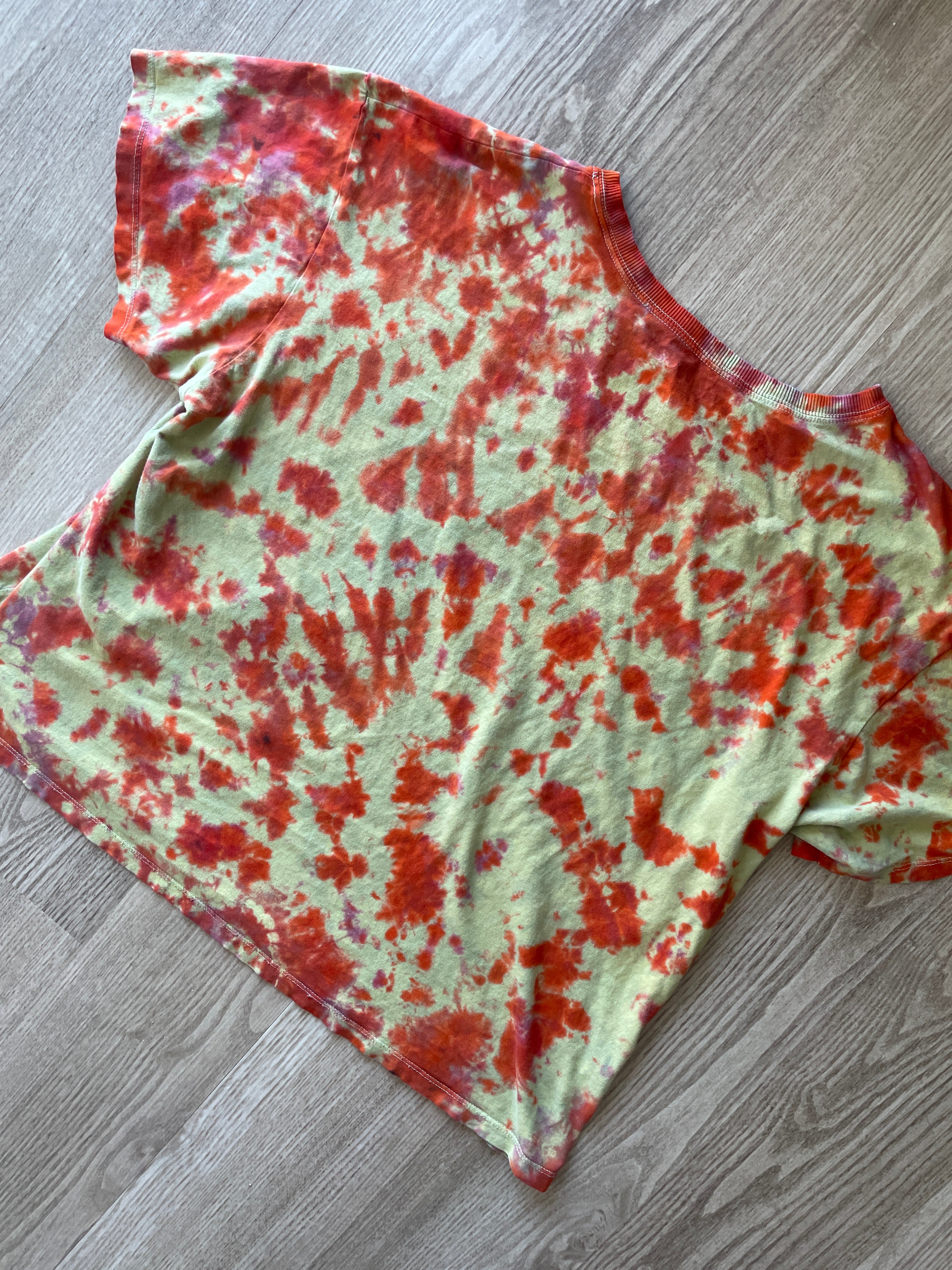 XL Women’s Rolling Stones Hot Lips Around the World T-Shirt | Yellow and Orange Crumpled Tie Dye Short Sleeve