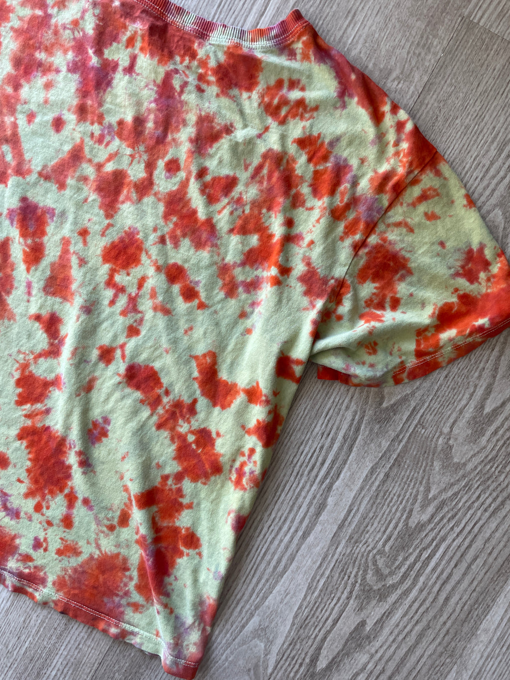 XL Women’s Rolling Stones Hot Lips Around the World T-Shirt | Yellow and Orange Crumpled Tie Dye Short Sleeve