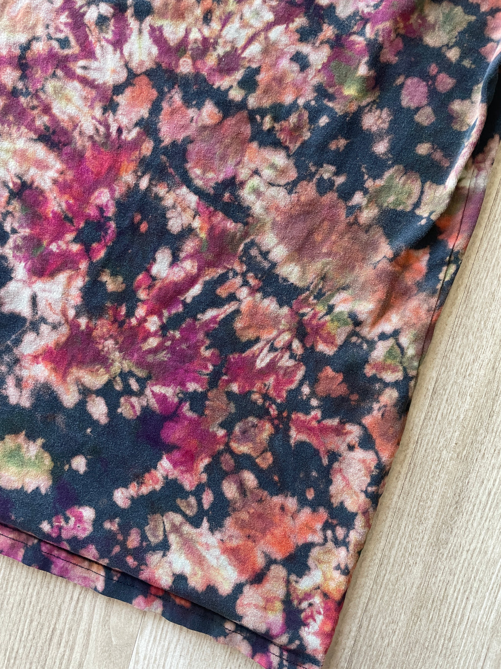 XL Men’s Vans Floral Handmade Reverse Tie Dye T-Shirt | One-Of-a-Kind Black and Red Short Sleeve