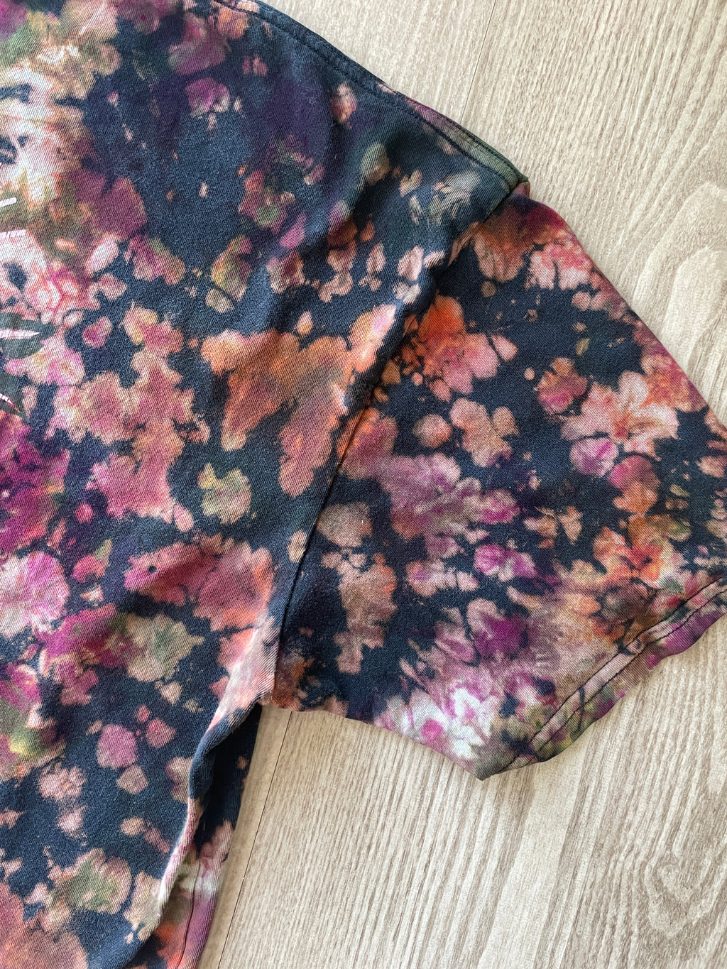 XL Men’s Vans Floral Handmade Reverse Tie Dye T-Shirt | One-Of-a-Kind Black and Red Short Sleeve