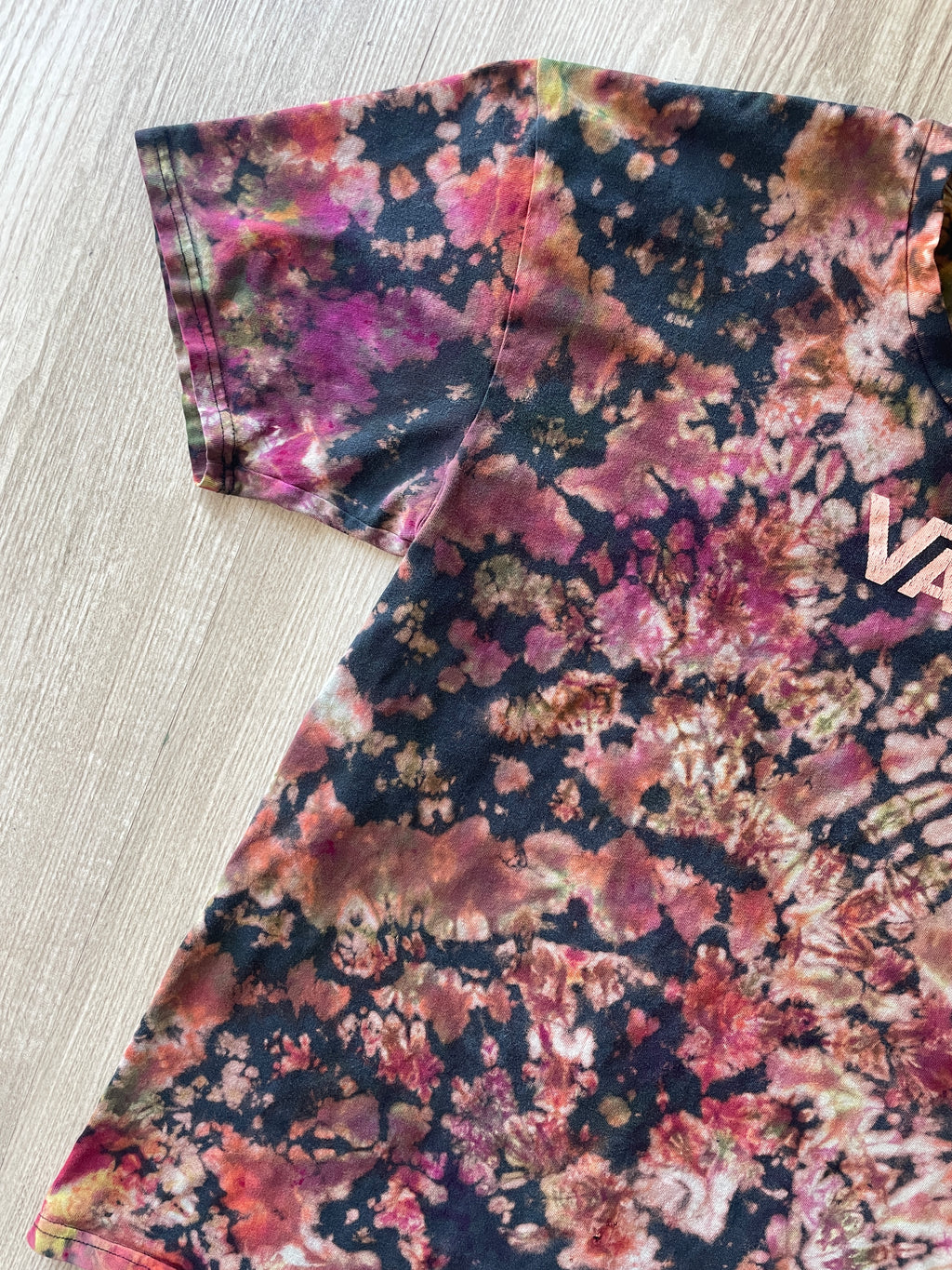 XL Men’s Vans Floral Handmade Reverse Tie Dye T-Shirt | One-Of-a-Kind Black and Red Short Sleeve