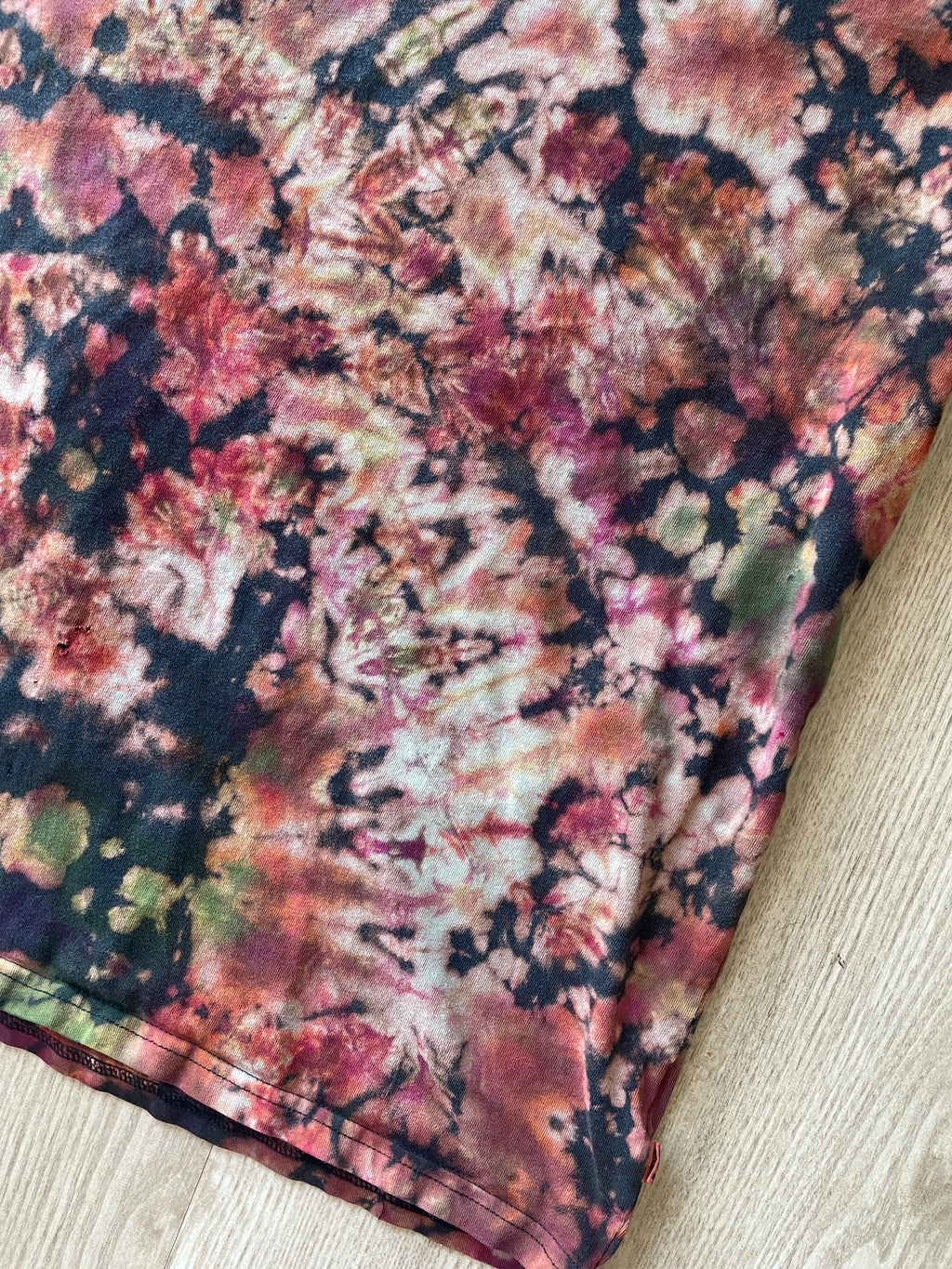 XL Men’s Vans Floral Handmade Reverse Tie Dye T-Shirt | One-Of-a-Kind Black and Red Short Sleeve